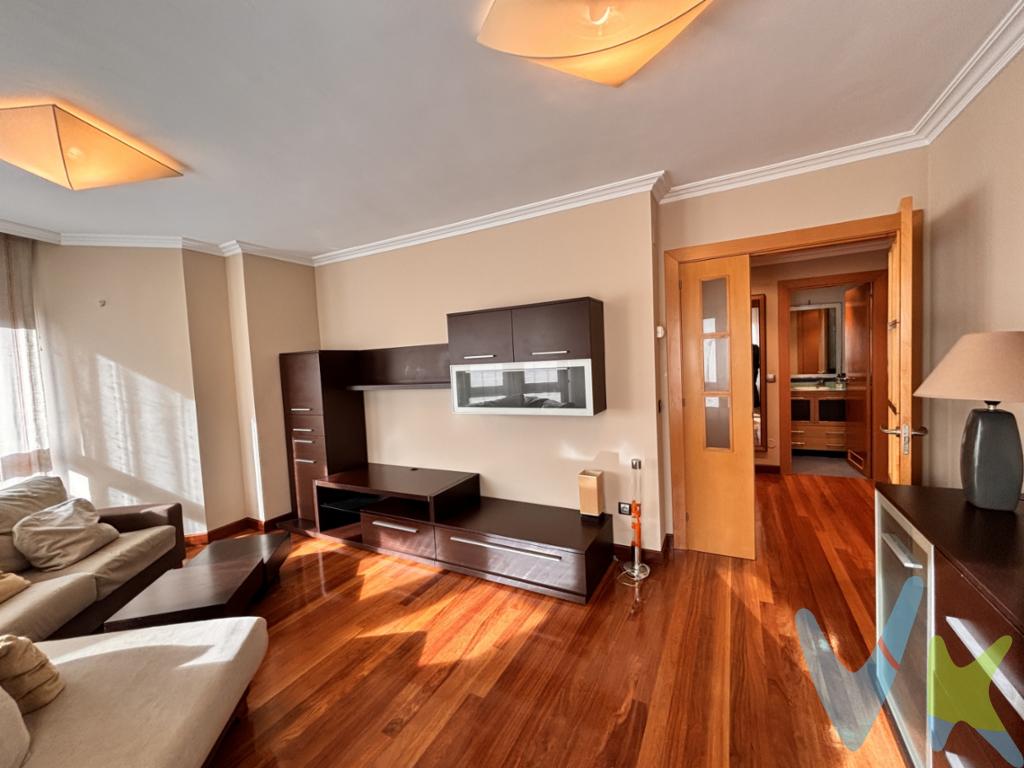 Hoy  les presentamos este magnífico piso en venta en la zona del Llano en Gijón. Con una superficie de 68 metros útiles y 77 metros construidos, esta propiedad se encuentra en muy buen edificio construido en el año 2003.Dispone de dos habitaciones, salón comedor en esquina, cocina y 2 baños con huecos amplios, que te permitirán crear ambientes únicos y acogedores para el día a día en familia o como inversión. La distribución de los espacios ha sido cuidada al detalle, ofreciendo una amplia entrada y fluidez excepcional entre las distintas áreas de la vivienda.Además, cuenta con un amplio ascensor al que accedes cómodamente sin barreras arquitectónicas, que facilita el acceso a todas las plantas del edificio.Otro punto a destacar es la comodidad y seguridad que brinda el garaje incluido en la propiedad, garantizando un espacio seguro y protegido para un vehículo pequeño o mediano. Si no necesitas la plaza de garaje, se descontarían 8.000 EUR del precio. Asimismo, cuenta con un trastero que ofrece la posibilidad de almacenar cualquier tipo de objeto de forma ordenada y sin ocupar espacio en la vivienda.Por si esto fuera poco, la ubicación de este piso es inmejorable, con paradas de autobús cercanas que conectan rápidamente con el centro de la ciudad y otras zonas de interés. No pierdas esta oportunidad y ven a visitarlo cuanto antes. ¡Te esperamos!En el precio no están incluidos los Impuestos, Notaria ni Registro.