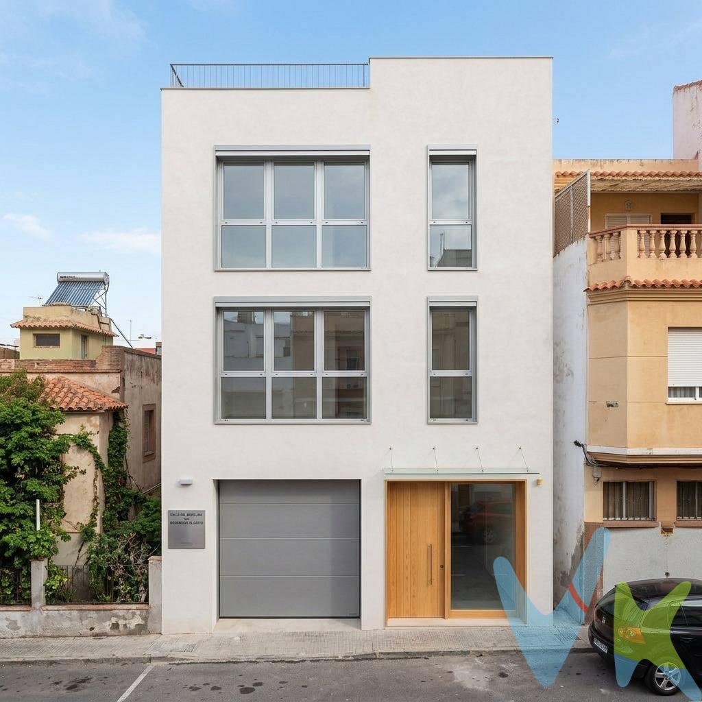 Te vendo Solar en el barrio de Piletas. Tiene una superficie de 200m2, con un frontis de 10m2, donde se puede construir 3 alturas conforme a las ordenanza de edificación del Plan General de Ordenación Urbana de Las Palmas de Gran Canaria (Observaciones - Excepto parcelas situadas en ladera). Cubiertas. Serán planas permitiéndose las cubiertas inclinadas en aquellas zonas en que esta solución esté consolidada. En el precio de Venta no se incluyen ni gastos de registros y notaria e impuestos.