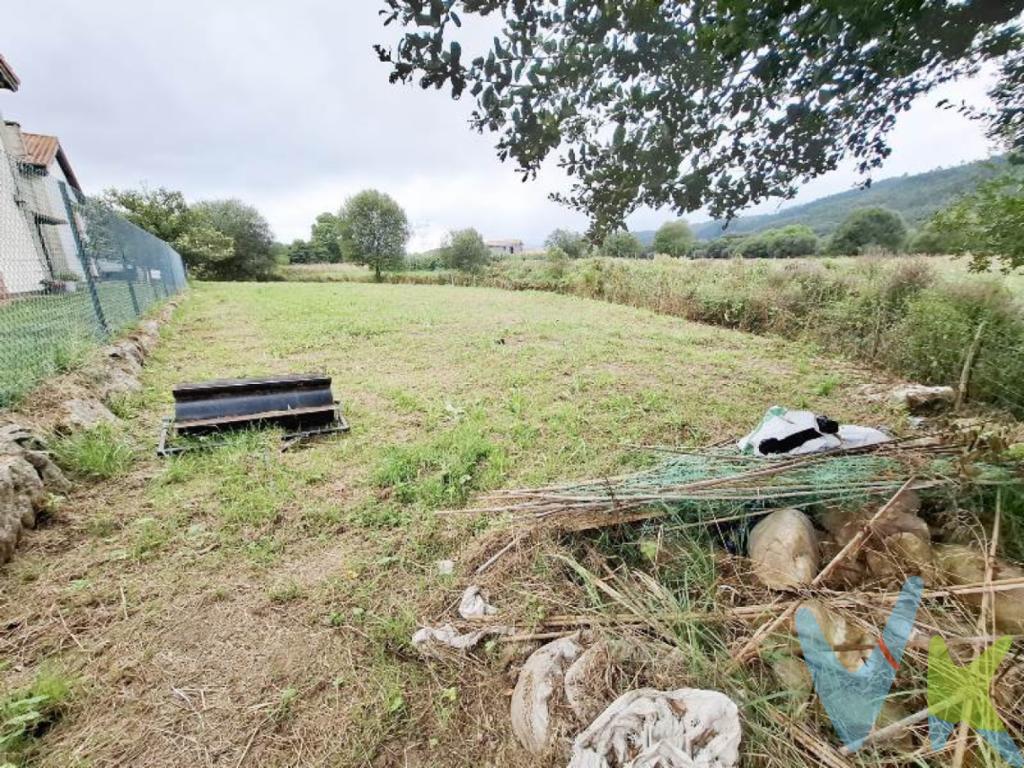 ¿Estás buscando el lugar perfecto para construir la casa de tus sueños? ¡Tenemos justo lo que necesitas en Casar de Periedo!Esta finca urbana, ubicada en un pueblo bonito y tranquilo, combina la paz del entorno con una excelente comunicación. .Está cerca de accesos a la autovía y cuenta con estación de tren, lo que facilita desplazarse a cualquier lugar. Además, al ser una finca urbana según la normativa vigente, podrás construir la vivienda que siempre has imaginado sin ningún problema. La parcela es totalmente llana y cuenta con todos los servicios cercanos para tu comodidad. ¡No dejes pasar esta oportunidad! Ven a verla y empieza a imaginar tu futuro en este maravilloso lugar.Gastos e Impuestos no incluidos en el precio. Compra sujeta a ITP. El comprador se hará cargo de los costes de la escritura e inscripción en el Registro de la Propiedad.Más información sobre transparencia, impuestos, gastos y condiciones de compraventa en nuestra web www.activanorte.com 