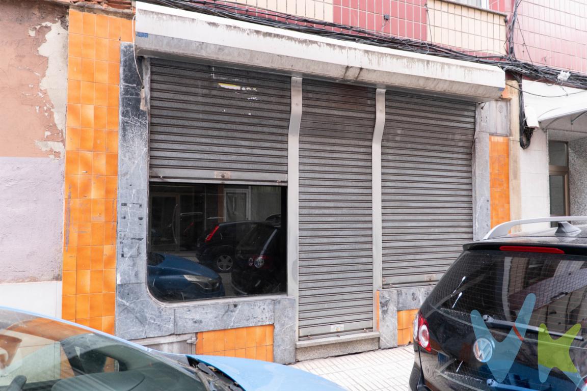 Si buscas un local versátil a un buen precio de mercado, ¡este es tu anuncio!Os presentamos este amplio local comercial de 96 m² construidos situado en una de las zonas más dinámicas y consolidadas de Gijón. Su excelente ubicación, con buena visibilidad desde la calle y fácil acceso, lo convierte en una oportunidad ideal para emprender cualquier tipo de negocio.El local, que anteriormente estuvo destinado a hostelería por lo que dispone de salida de humos, contaba con instalaciones para cocina y dos baños, aunque actualmente se encuentra en estado de obra, ofreciendo la posibilidad de adaptarlo completamente a las necesidades de tu proyecto.Gracias a su distribución diáfana y a su fachada con acceso directo desde la calle, resulta perfecto tanto para comercio, oficina, despacho profesional, academia, negocio de restauración, etc.Una excelente opción para quienes buscan un espacio versátil en una ubicación con tránsito peatonal y vehicular frecuente.No lo dudes más y llámanos, estaremos encantados de acompañarte a que conozco el local que estabas buscando.Se informa a los interesados que el precio de venta indicado no comprende los honorarios de la agencia inmobiliaria a cargo del comprador, el Impuesto de Transmisiones Patrimoniales (ITP) ni los gastos asociados a la compraventa (notaría, registro de la propiedad y otros).