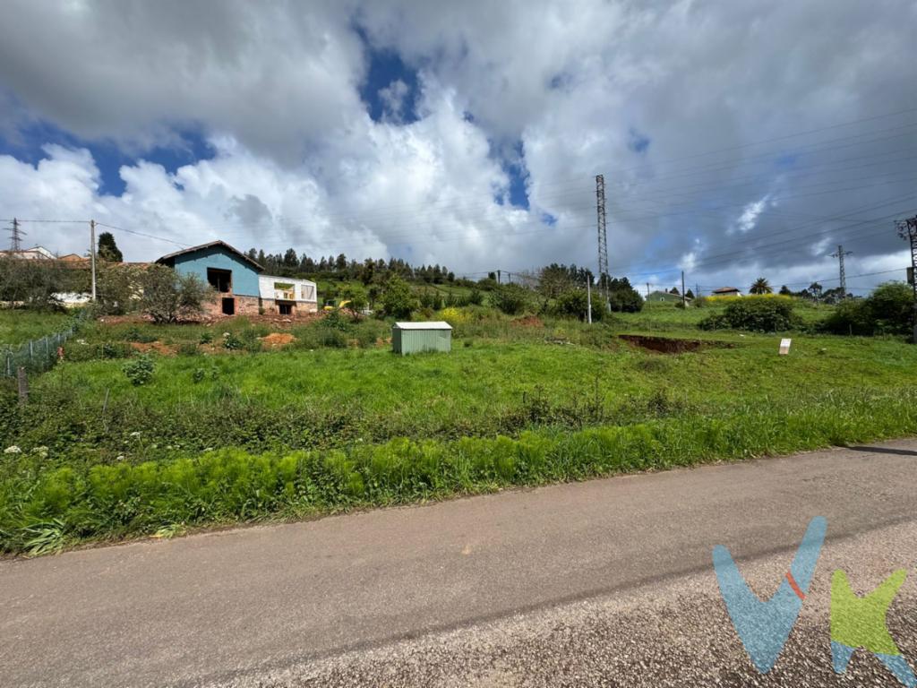 Os presentamos esta bonita finca en el barrio de YABIO-PERLORA, A 3 KMS DE CANDAS Y 15 DE GIJÓN. Se puede edificar hasta 300 m2 en dos plantas en una finca de 1440 m2, con poste de luz en finca y agua al lado para llevar la cometida. La finca es edificable y tiene el terreno ya totalmente preparado con la base de hormigón para levantar la vivienda.Orientación SUR. Es una zona muy tranquila, con viviendas alrededor, próxima a las playas, fácil accedo por carretera, y muy bien comunicada. Si deseas una vivienda unifamiliar con tu parcela independiente pero sin estar aislado, en una preciosa zona sin duda,  ven a verla.Adjuntamos un proyecto de vivienda ya realizado por si te puede ser de utilidad.Llámanos para cualquier consulta o si deseas conocerla, te ayudaremos encantados. 