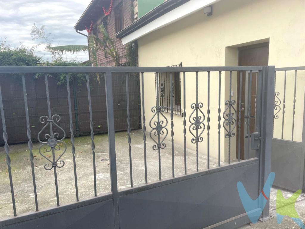 Venta de casa en tremañes  con reforma integral del 2025 , está distribuida en salón , un dormitorio , estudio, baño y cocina,  calefacción  de peles , con toma de internet en todas las estancias, la finca se encuentra cerrada, tiene parada de bus a pocos metros, visítelaparcela con una superficie construida de 303m2. Se distribuye en: -71 m2 construidos de vivienda-9 m2 construidos de almacén-28 m2 construidos de patio-195 m2 de parcela