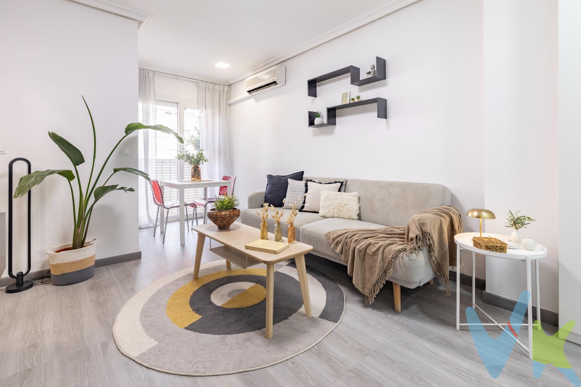 🏡 ¡Tu nuevo hogar te espera en Zapadores, Valencia! ✨. Imagina vivir en un espacio donde cada rincón ha sido diseñado para ofrecerte confort, estilo y luz natural. Te presentamos esta joya recién reformada, situada en una sexta planta en la codiciada calle Zapadores, a un paso del corazón de Valencia. ✅ Reforma integral a estrenar – entra a vivir sin preocuparte de nada. 	•	🛋️ Salón comedor amplio y muy luminoso. 	•	🍳 Cocina independiente completamente renovada. 	•	🛏️ Dormitorio doble con excelente luz natural. 	•	🚿 Baño moderno y funcional con acabados actuales. 	•	🌿 Balcón exterior: tu rincón de aire libre. 	•	🔝 6ª planta exterior con mucha luz durante todo el día. 	•	🌇 Ubicación estratégica cerca del centro de Valencia. 	•	💼 Ideal como inversión o primera vivienda. Reforma integral con excelentes calidades:. ✅ Suelo de tarima flotante. ✅ Paredes lisas. ✅ Ventanas de aluminio con Climalit (aislamiento térmico y acústico). ✅ Instalaciones actualizadas. Es perfecto ya sea como vivienda habitual, inversión rentable por su alta rentabilidad en la zona o primera residencia, esta propiedad lo tiene todo para enamorarte. Situado a escasos minutos de Ruzafa, el barrio más trendy de Valencia, esta vivienda te permite disfrutar de la calma de Zapadores sin renunciar al ambiente cosmopolita, cultural y gastronómico más demandado de la ciudad. Bién comunicada con todos los servicios que necesitas:. 🛍️ Supermercados, farmacias, panaderías, bancos y comercios locales se encuentran en las calles cercanas, así como cafeterías y restaurantes tradicionales y modernos. 👨‍👩‍👧‍👦 Ideal para familias, ya que cuenta con colegios públicos y concertados en las inmediaciones, como el CEIP San José de Calasanz o el Colegio Sagrada Familia. 🏥 El Centro de Salud de la Fuente de San Luis está muy próximo, y también se puede acceder fácilmente al Hospital La Fe en pocos minutos en coche o transporte público. 🚍 A nivel de transporte, la zona está muy bien conectada:. 	•	Varias líneas de autobús EMT (como la 6, 9, 10, 99, entre otras) conectan rápidamente con el centro y otros barrios. 	•	A solo unos minutos se encuentra la estación de Metrovalencia - Jesús (Líneas 1, 2, 7), con conexión directa al centro, universidades y estaciones principales. 	•	También se puede acceder fácilmente a la estación Joaquín Sorolla (AVE) caminando o en transporte. 🌳 Además, estás cerca de zonas verdes y parques, como el Parque Central y el Jardín de Las Hespérides, ideales para pasear o hacer deporte. ¡No dejes pasar esta oportunidad! Contacta para más información o concertar una visita. . 
