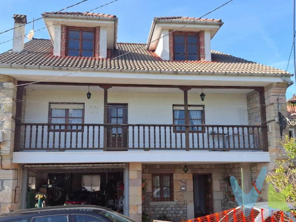  ¿Buscas una vivienda amplia y bien comunicada?Esta impresionante casa de 350 m2 en Cobijón te ofrece todo lo que necesitas para disfrutar de la vida en el corazón de Cantabria.Con una ubicación privilegiada a solo unos minutos de Cabezón de la Sal, con fácil acceso  a la autovía A-8, ideal para moverte hacia cualquier punto de la región. Muy cerca de las playas de Comillas y otros encantadores destinos costeros cántabros.Distribuida de la siguiente manera:- 4 dormitorios, uno en planta baja ideal para personas con movilidad reducida.- 2 baños completos.- Luminoso salón.- Cocina funcional y espaciosa.- Bajo cubierta en obra ya con instalaciones preparadas para adaptar a tus necesidades.- 1 terraza y 1 balcón para disfrutar al aire libre.- Tradicional soportal de piedra típico de la arquitectura montañesa.Y además cuenta con garaje muy amplio y un jardín  cómodo ideal para relajarse o disfrutar en familia.Una casa versátil y con muchas posibilidades. Perfecta tanto como residencia habitual o como segunda vivienda.¡No dejes escapar esta oportunidad!Contáctanos para más información o para concertar una visita. 