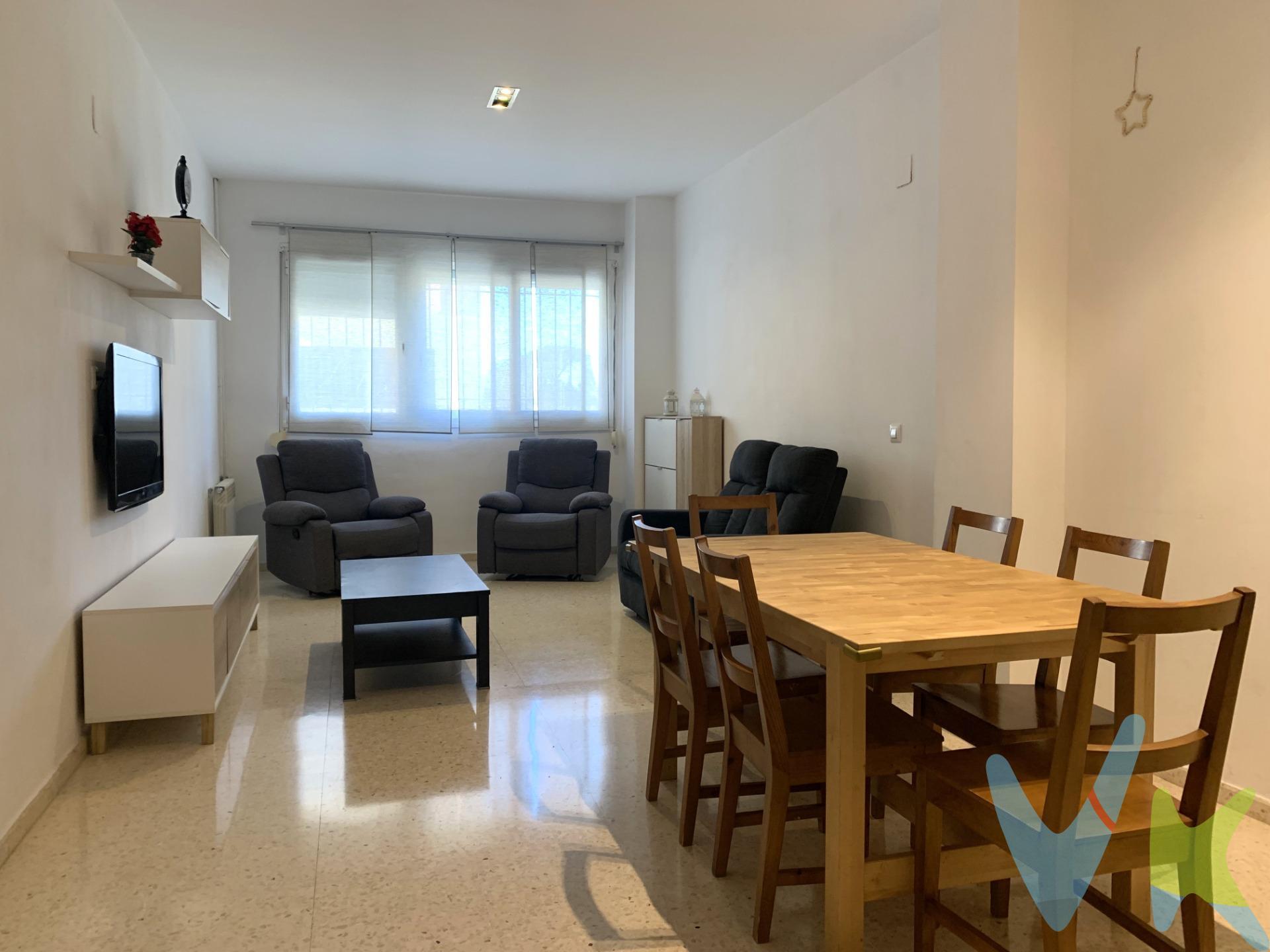 ¡Bienvenido a su nuevo hogar en Nules! Esta espectacular planta baja de 95 m² es la oportunidad que estaba esperando. Perfectamente ubicada en una zona tranquila y accesible, esta propiedad destaca por su luminosidad y su amplio espacio exterior, ideal para disfrutar del buen tiempo. Al acceder al inmueble, se encontrará con un acogedor salón comedor, seguidamente, la cocina independiente que está completamente equipada, lista para que pueda preparar sus platos favoritos con comodidad, desde ella puedes acceder a el fantástico patio, perfecto para disfrutar al aire libre, organizar reuniones familiares o simplemente relajarte en un ambiente tranquilo.. La vivienda cuenta con 3 habitaciones, ideales para adaptarse a sus necesidades, ya sea como dormitorios, oficinas o espacios de juego. Además, dispone de 2 baños, lo que asegura la comodidad y privacidad de todos los miembros de la familia. Entre las características adicionales, encontrará armarios empotrados que optimizan el espacio de almacenamiento, así como un trastero para organizar sus pertenencias. La calefacción central  garantiza un ambiente agradable durante todo el año. El edificio cuenta con ascensor y parking incluido, lo que añade un plus de comodidad a su día a día. La propiedad está rodeada de servicios esenciales como centros médicos, colegios, supermercados y parques, además de contar con excelentes conexiones de transporte público, incluyendo autobuses y tren. No se pierda la oportunidad de vivir en esta maravillosa vivienda que combina confort, ubicación y calidad de vida. Los Impuestos, gastos de notaría, registro de la propiedad y honorarios de inmobiliaria no incluidos en el precio publicado.  . INMUEBLE CERTIFICADO DESDE ASICVAL (Asoc. Inmobiliarias Com. Valenciana) POR CASATUYA (Agente Certificador Homologado). La vivienda se encuentra en Nules población costera de 13.000 habitantes. Nules se encuentra muy bien comunicada y ubicada a poca distancia de las dos capitales de provincia, a 18 Km de Castellón de la Plana ya 55 Km. de Valencia. Con fácil accesibilidad a la vías: CV-10, la nacional 340, la autopista AP-7 y la CV-18. Además, se puede acceder por carreteras secundarias que unen la ciudad con las localidades vecinas. Ferrocarril: es un acceso cómodo tanto desde Valencia como desde Castellón, ya que la estación de RENFE se encuentra ubicada en el centro de la ciudad. Servicios de transporte: frente a la estación de ferrocarril, Nules dispone de servicios de taxi y de autobús urbano. ¡Contáctenos para programar una visita y descubra todo lo que este hogar tiene para ofrecer!. 