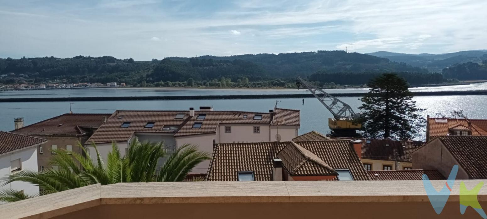 ¡Magnífica oportunidad de inversión en Muros de Nalón! Presentamos un espléndido piso en venta que combina comodidad, estilo y funcionalidad. Este inmueble, situado en la pintoresca localidad asturiana, destaca por su excelente ubicación y sus características de alto nivel. El piso, ubicado en la primera planta de un edificio construido en 2007, ofrece todas las comodidades modernas y un ambiente acogedor.Con dos amplias habitaciones, este piso brinda el espacio ideal tanto para una familia como para parejas o profesionales que buscan calidad de vida. Los 87.17 metros útiles del inmueble están distribuidos de manera óptima para maximizar el confort y la funcionalidad. La luminosidad del salón principal invita a disfrutar de agradables momentos de relax, gracias a sus grandes ventanas que permiten la entrada de luz natural durante todo el día. La cocina, totalmente equipada, es perfecta tanto para quienes disfrutan cocinando como para aquellos que prefieren un espacio práctico y moderno. Ambas tienen acceso a una estupenda terraza desde donde poder disfrutar de unas vistas espectaculares. Las dos habitaciones ofrecen tranquilidad y silencio, con suficiente espacio para mobiliario adicional y almacenamiento. Una de ellas, la principal, en suite con baño. Al ser un edificio relativamente reciente, construido en el 2007, las instalaciones y materiales están en excelentes condiciones, garantizando una larga vida útil sin necesidad de  reformas.A la comodidad de vivir en una primera planta se suma el enorme beneficio de contar con una plaza de garaje. Este adicional es fundamental en una zona donde encontrar estacionamiento puede ser complicado, proporcionando seguridad y conveniencia día a día. Asimismo, el trastero incluido en la venta añade un valioso espacio extra para almacenar pertenencias, bicicletas, herramientas o lo que se necesite.Muros de Nalón es una localidad que ofrece un entorno tranquilo y natural, con fácil acceso a todos los servicios y comodidades. Con playa y piscina con agua de mar. El entorno es perfecto para aquellos que buscan alejarse del bullicio de las grandes ciudades sin renunciar a las ventajas de una infraestructura completa. Desde supermercados hasta colegios y centros de salud, variedad de establecimientos hosteleros, todo se encuentra a pocos minutos de distancia.Este piso representa una inversión inteligente, tanto por sus características como por su ubicación privilegiada. La relación calidad-precio de este inmueble es inmejorable, y se trata de una oferta que no estará disponible por mucho tiempo. Si está buscando un lugar que combine calidad, comodidad y una excelente ubicación, este piso en Muros de Nalón es, sin duda, la opción perfecta.Estamos seguros de que se sorprenderán gratamente con cada detalle de esta propiedad. Para más información o para concertar una visita, no dude en contactarnos. ¡No deje pasar esta oportunidad única!Contamos con más de 35 años de experiencia acreditada y nuestro objetivo es garantizarle un servicio de compra humano, ético, de calidad, fácil y seguro. Nuestro equipo lo integran agentes con la titulación AIR (Agente Inmobiliario Registrado), somos CRS (Council of Residential Specialist) y API. (Agente de la Propiedad Inmobiliaria Colegiado nº248). Contamos con un seguro de Caución que nos permite garantizar el depósito de las cantidades entregadas por nuestros clientes.Te ayudamos con la financiación con las mejores condiciones hipotecarias hasta el 100%.Consulte en nuestras reseñas de Google lo que opinan los clientes que ya han trabajado con nosotros.El precio NO incluye: Impuestos, gastos de Notaría, registro y honorarios de los servicios contratados por los compradores a la Agencia Inmobiliaria.