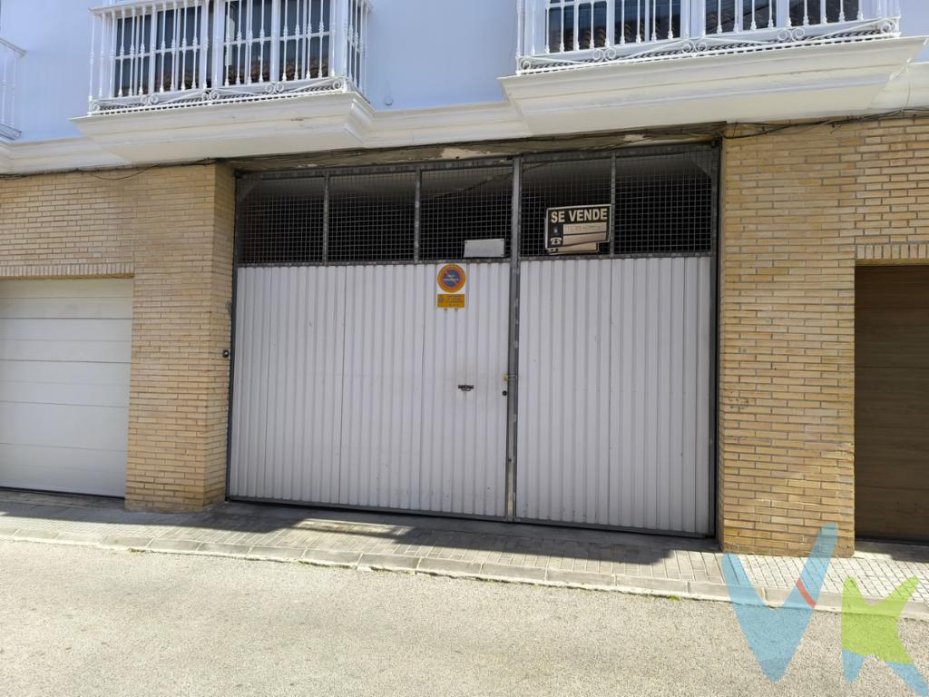 MAGNÍFICA OPORTUNIDAD DE INVERSIÓN
Amplio garaje en la Calle O\'Farrel, ideal para la
capacidad de 11 vehículos. Este espacio cerrado y de fácil acceso ofrece un entorno seguro y bien ubicado, con suficiente espacio para estacionar
varios coches de manera cómoda. Cuenta con una estructura robusta, ventilación adecuada y un sistema de iluminación eficiente, lo que garantiza una experiencia de uso cómoda y segura. La propiedad se
encuentra en una zona estratégica, con buena conexión a principales vías y servicios cercanos.

El precio de compra no incluye muebles, enseres, vehículos ni electrodomésticos.
Disponemos del Documento Informativo Abreviado de la propiedad (Segú Decreto 218/2005, del 11 de Octubre) y del Seguro de Caución, para la protección del dinero entregado como señal para la reserva de una vivienda.
En cumplimiento del decreto de la junta de Andalucía 218/2015 del 11 de Octubre, se informa al cliente que los gastos notariales, registrales, ITP, honorarios de la agencia y otros gastos inherente a la compra no está incluido en el precio.