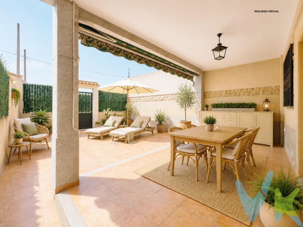 Chalet independiente URBANO, junto a TorrentDescubre este acogedor chalet independiente, totalmente urbano en la urbanización El Pantano, un rincón tranquilo donde disfrutar de la naturaleza sin renunciar a la cercanía a la ciudad. Situado a un paso de Torrent y Valencia, con excelente acceso a la A7, ofrece el equilibrio perfecto entre calidad de vida, comodidad y buenas comunicaciones.La vivienda cuenta con 2 habitaciones, 1 baño completo,  y una distribución funcional que invita a imaginar nuevos proyectos. También cuenta con aire acondicionado.  Es una propiedad con mucho potencial, ideal para quienes desean personalizar su hogar y crear un espacio a su medida.La urbanización dispone de vecinos durante todo el año, parque infantil y parada de autobús, proporcionando servicios y vida cotidiana en un entorno agradable y familiar.Un lugar donde despertar con la calma del entorno, disfrutar de los atardeceres al aire libre y vivir con la sensación de estar lejos del ruido, pero cerca de todo lo importante.Si buscas una vivienda con encanto, posibilidades y una ubicación estratégica, este chalet puede ser el comienzo de una nueva etapa.Si tienes que vender antes tu vivienda, llámanos y te asesoramos cómo hacerlo para además tener los mínimos gastos posibles y todas las garantías.Agencia Registrada con el nº00516 en el Registro Obligatorio de Agentes Inmobiliarios de la Comunidad ValencianaPor mandato expreso del propietario, COMERCIALIZAMOS ESTE INMUEBLE EN EXCLUSIVA, lo que le garantiza el acceso a toda la información, a un servicio de calidad, un trato fácil, sencillo y sin interferencias de terceros. Por este motivo, se ruega NO MOLESTAR AL PROPIETARIO, a los ocupantes de la propiedad o a los vecinos. Muchas gracias por su comprensión.La oferta está sujeta a cambios de precio o retirada del mercado sin previo aviso. Este anuncio en su conjunto, incluyendo textos, fotos, imágenes o cualquier otro contenido de este, no es vinculante dado que la información es ofrecida por terceros y puede contener errores. Se muestra a título informativo y no contractual.El precio del inmueble no incluye los honorarios de la agencia que ascienden al 4%+IVA del precio final del inmueble, ni los gastos de notaría y registro de la propiedad (que están sujetos a aranceles y varían dependiendo del precio de escrituración), ni los impuestos (que en la Comunidad Valenciana varían dependiendo del precio del inmueble y de las características personales del comprador).Esta propiedad se pone a la venta con toda la documentación comprobada y en regla, por lo que ofrecemos GARANTIAS a los compradores.