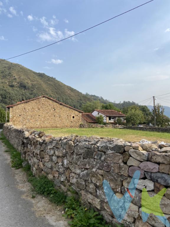 En el maravilloso pueblo de Sopeña, ayuntamiento de Cabuérniga, os presentamos esta magnífica finca urbana de unos 1100 m2. Rodeada de montañas, es un lugar privilegiado, es perfecta para construir tu hogar, tu segunda residencia, invertir en un sueño.En este lugar maravilloso encontraras esta finca completamente llana con todos los suministros a pie de finca. Tenemos el informe de la Confederación Hidrográfica de Cantabria.Pregunta sin compromiso!!