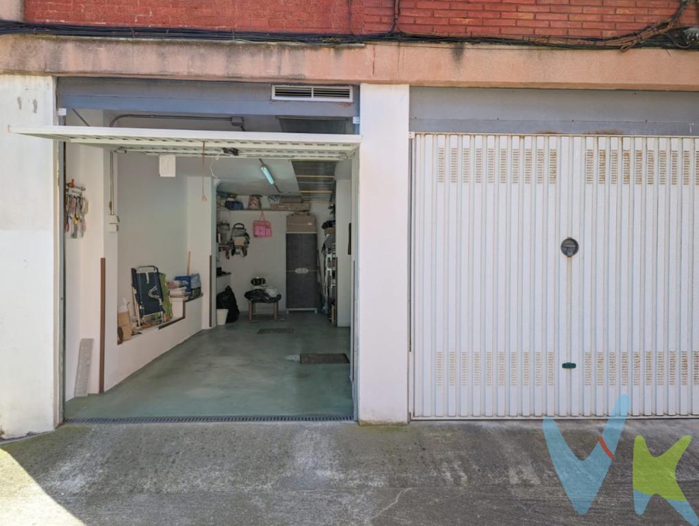 Plaza de Garaje Cerrada en Fernando de los RíosUbicación Ideal: Situada en la zona de Fernando de los Ríos, esta plaza de garaje cerrada te ofrece la comodidad y seguridad que buscas para tu vehículo.Espacio Amplio: Con 20 m² útiles, tendrás suficiente espacio no solo para aparcar tu coche, sino también para una moto, asegurando que ambos vehículos estén protegidos y accesibles.Seguridad y Comodidad: Esta plaza de garaje cerrada proporciona un nivel adicional de seguridad para tus vehículos, manteniéndolos a salvo de las inclemencias del tiempo y posibles daños.No pierdas la oportunidad de asegurar este práctico y conveniente espacio de estacionamiento en Fernando de los Ríos. Contáctanos para más detalles y para concertar una visita. ¡Estamos aquí para ayudarte a proteger tus vehículos con estilo y seguridad! Medidas:LARGO 7.60ALTO 2.70ANCHO 2.60