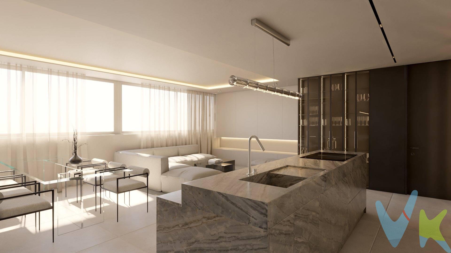 Se pone a la venta una magnífica propiedad situada en la calle Juan Rejón, a escasos cinco minutos caminando de la playa de Las Canteras y muy próxima al entorno del Castillo de la Luz. La vivienda forma parte de un antiguo ático que ha sido dividido en dos propiedades independientes, cada una con una superficie aproximada de 120 m². Actualmente se encuentra en proceso de reforma integral, siguiendo un proyecto completamente nuevo desarrollado por un prestigioso arquitecto, con un diseño vanguardista y materiales de primera calidad. Los renders incluidos en el anuncio muestran con fidelidad cómo será el resultado final de la vivienda, que se entregará totalmente terminada y lista para entrar a vivir. La distribución prevista cuenta con:. * Tres dormitorios: dos dobles y uno individual. * Dos baños completos. * Un aseo. * Amplio salón-comedor. * Cocina totalmente equipada. *   Zona de lavanderia . * Armarios empotrados instalados. También existe la posibilidad de adquirir el mobiliario por separado y recibir la vivienda completamente amueblada, tal y como aparece representada en los renders. Al igual que la opción de comprar dos áticos idénticos que podrá unificarlos y en la zona existen garajes disponibles para alquiler o venta. En esta fase inicial de la obra todavía es posible estudiar alguna modificación, como reducir ligeramente el salón para crear una pequeña terraza exterior con césped artificial. El plazo estimado de entrega es de cuatro a cinco meses. La compra durante la fase de ejecución incluye la garantía de recibir la propiedad completamente terminada, bajo la modalidad “llave en mano”, conforme al proyecto y a las calidades acordadas. PRECIO ESPECIAL DURANTE LA REFORMA: 520.000 €. Una vez finalizada la obra y realizada la presentación fotográfica de la vivienda terminada, el precio previsto de comercialización será de aproximadamente 590.000 €. Comprar ahora supone, por tanto, un ahorro estimado de 70.000 € y la oportunidad de acceder a un producto de diseño difícil de encontrar en esta zona. La calle Juan Rejón y el entorno de La Isleta se encuentran en pleno proceso de transformación y revalorización, impulsados por las actuaciones de mejora previstas en la zona. Una excelente oportunidad tanto para quienes desean vivir cerca de Las Canteras como para quienes buscan una inversión con gran proyección de futuro. No deje pasar la oportunidad de adquirir una vivienda exclusiva, completamente nueva y diseñada con especial atención a cada detalle. 