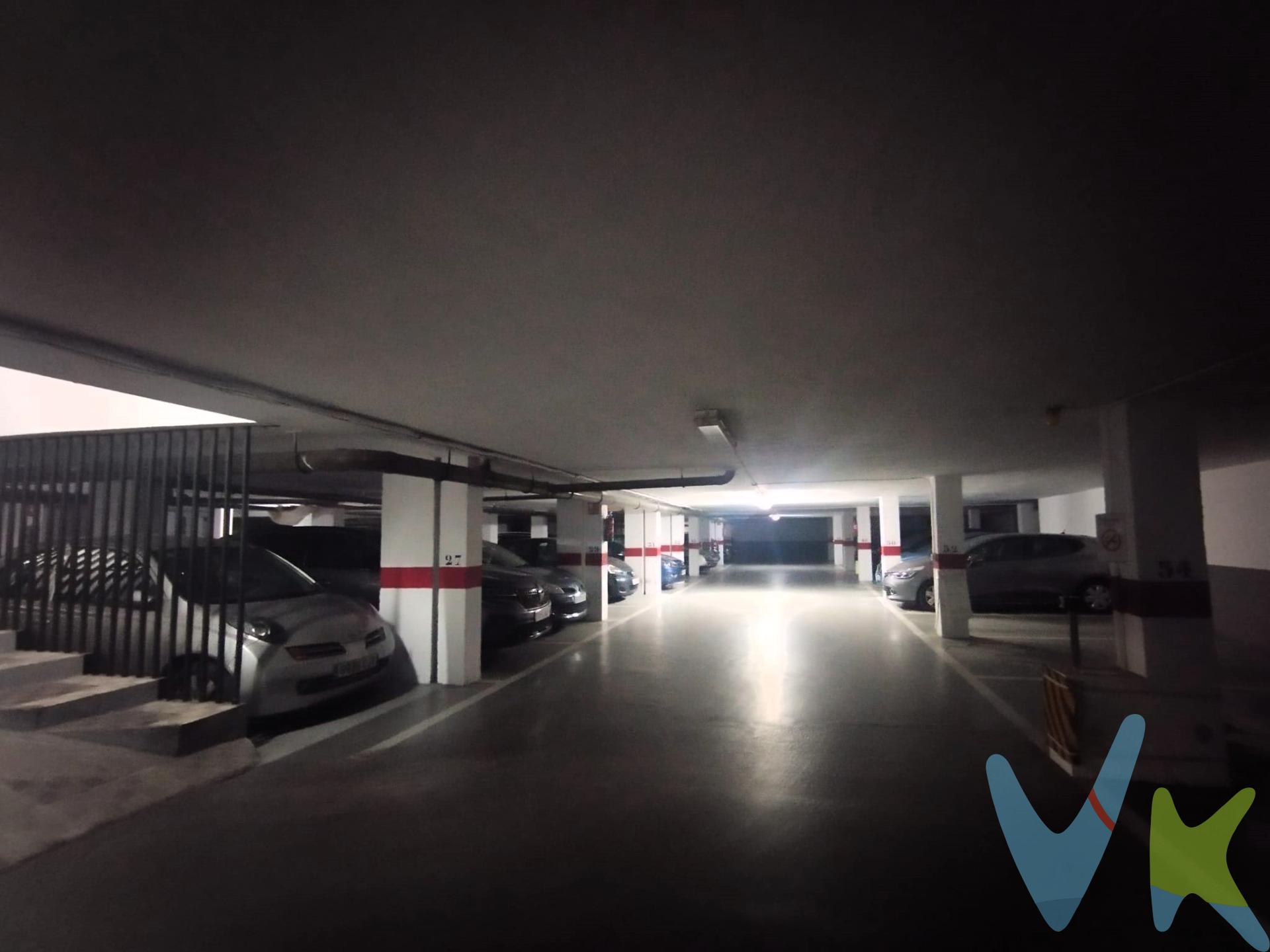¡Oportunidad en San Felipe, Cádiz! 🚗✨. ¿Buscas una plaza de garaje cómoda y segura en una de las zonas más demandadas de Cádiz? ¡Tenemos justo lo que necesitas!. Te presentamos esta plaza de garaje en la zona de San Felipe, perfecta para facilitar tu día a día y proteger tu vehículo. Ubicación privilegiada, fácil acceso y seguridad garantizada. No dudes en contactarnos para más información o para concertar una visita. ¡No dejes pasar esta oportunidad!. Disponemos del Documento Informativo Abreviado de la propiedad (D.I.A), según Decreto 218/2005, de 11 de octubre. La Agencia Inmobiliaria también dispone de  Seguro de Caución, para la garantía y protección de las cantidades económicas  entregadas como señal para la reserva de una propiedad.  .  Así mismo, informamos que los gastos Notariales, Registrales, ITP, Honorarios de la Agencia y otros gastos inherentes a la compraventa o alquiler no están incluidos en el precio.  .  Por mandato expreso del propietario, comercializamos este inmueble en exclusiva compartida, lo que le garantiza el acceso a toda la información, a un servicio de calidad, un trato fácil, sencillo y sin interferencias de terceros. Por este motivo, se ruega no molestar al propietario, a los ocupantes de la propiedad o a los vecinos.  Muchas gracias por su comprensión. 