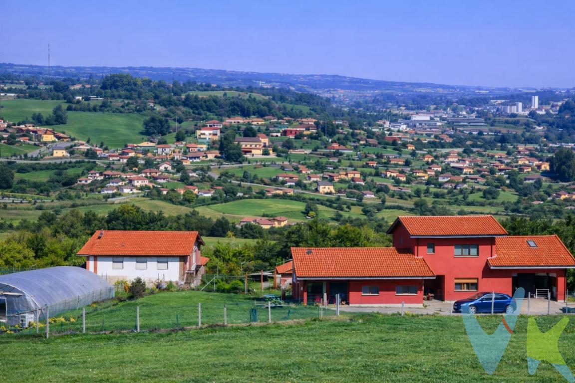 Se vende finca edificable en entorno natural y tranquilo, con luz y alcantarillado a pie de finca y agua en la propia finca.Si estás buscando el lugar perfecto para construir la casa de tus sueños, esta finca edificable es una excelente oportunidad. Situada en un entorno natural muy tranquilo, ofrece privacidad, buena orientación y agradables vistas despejadas. La parcela cuenta con una superficie aproximada de 2.500 m², ideal para la construcción de una vivienda unifamiliar con jardín. Dispone de buen acceso rodado y se encuentra en una zona muy soleada. Ubicada en un entorno rural muy agradable, pero a pocos minutos de todos los servicios, lo que la convierte en una opción perfecta tanto para vivienda habitual como para segunda residencia. Un lugar ideal para disfrutar de la tranquilidad, la naturaleza y el espacio que siempre has querido. Llámanos y la visitamos juntos para que puedas comprobar la tranquilidad que se respira y las vistas que tiene a pie de parcela.Gastos e impuestos no incluidos en el precio. Honorarios de intermediación inmobiliaria a cargo del vendedor y honorarios de mediación inmobiliaria del 2% más I.V.A. con un mínimo de 2000 euros mas I.V.A a cargo del compradorA título orientativo, en segundas transmisiones, el comprador abonará el Impuesto sobre Transmisiones Patrimoniales (ITP). Para consultar los porcentajes del ITP en Asturias puede hacerlo a través de la web oficial de servicios tributarios del Principado de Asturias https://sede.tributasenasturias.es/sites/sede/default/es_ES/Que-quieres-hacer/Transmisiones-Patrimoniales-y-AJD. La base imponible será el mayor valor entre precio de compraventa, tasación o valor de referencia catastral. Gastos de notaría y registro según aranceles variables según precio, número de copias y complejidad.  El comprador escoge libremente notario. El vendedor asume la plusvalía y el resto de gastos son del comprador. Si se precisa hipoteca: Tasación, condiciones y costes bancarios según entidad elegida por el comprador; así como los gastos de gestoría y cualesquiera otros inherentes a la formalización de la compraventa. De acuerdo con la ley, no se incluyen en el precio otros gastos o tributos que legalmente correspondan al comprador.. El consumidor tiene derecho, conforme a la normativa vigente, a disponer de información y documentación adicional relativa al inmueble y condiciones de la compraventa, accesible en la sede física . La agencia actúa exclusivamente como intermediaria en la operación. Cualquier compraventa y sus condiciones quedan sujetas en todo caso a la aceptación expresa del vendedor del inmueble y a la posterior formalización del correspondiente contrato. El presente anuncio tiene carácter meramente informativo; la información suministrada se corresponde con la disponible a la fecha de publicación, pudiendo variar en función de las circunstancias o actualizaciones legales, contractuales y fiscales. 