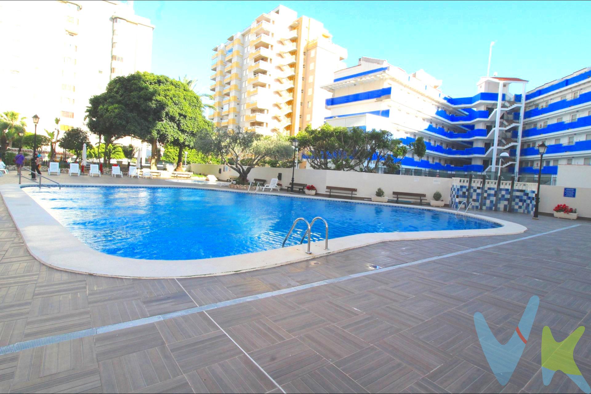 REF. 1818_Disfruta de la playa en este apartamento situado en la quinta planta del Residencial Bonaire IV, con una ubicación ideal, cerca tanto de la playa de La Concha y Morro de Gos, como de la zona del pueblo, con todos los servicios y comercios a 300 metros. . La vivienda está compuesta de 2 dormitorios dobles con armarios empotrados, 2 baños (uno de ellos con bañera y otro con plato de ducha), cocina independiente, completamente equipada y con vitrocerámica, salón – comedor con salida directa a una espaciosa terraza esquinera en forma de L, con armario, ofreciendo así, espacio de almacenamiento extra. Gracias a su orientación suroeste podrás disfrutar hasta los últimos rayos del sol. Vistas despejadas desde la terraza a las zonas verdes y la piscina comunitaria donde poder darte un baño refrescante durante la temporada estival. La vivienda incluye una plaza de garaje en sótano 1.  . La urbanización además de piscina y zonas verdes, también cuenta con parque infantil, sauna, jacuzzi y gimnasio. Servicio de conserjería todo el año.  .  VIVIENDA CERTIFICADA: LE GARANTIZAMOS LA COMPRA DE SU INMUEBLE CON TODAS LAS GARANTÍAS JURÍDICAS.  .  El precio de venta NO INCLUYE Impuestos (I. V.A. o I.T.P), gastos de Notaría, gastos de Registro de la Propiedad, gastos de tramitación de Escrituras ni gastos de financiación (si se precisa). Consulte Honorarios Profesionales de Agencia Inmobiliaria. 