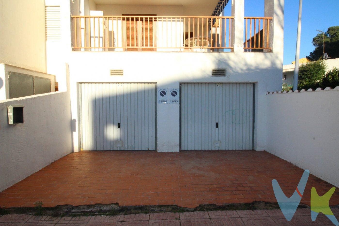 Garaje tipo cabina, lonja, box, con vado permanente para tu coche, moto, embarcación . Puedes utilizarme como trastero.  .  !!!PREGUNTA SIN COMPROMISO!!!!. Este inmueble es en exclusiva, con lo que le facilitamos cualquier información sobre la vivienda. Por este motivo, solicitamos no molesten al propietario, ocupantes de la propiedad, vecinos o conserje de la comunidad. . Muchas gracias por su comprensión. El precio indicado puede sufrir variaciones. En todos los casos los precios expuestos son más impuestos y gastos derivados de la transmisión del inmueble. 