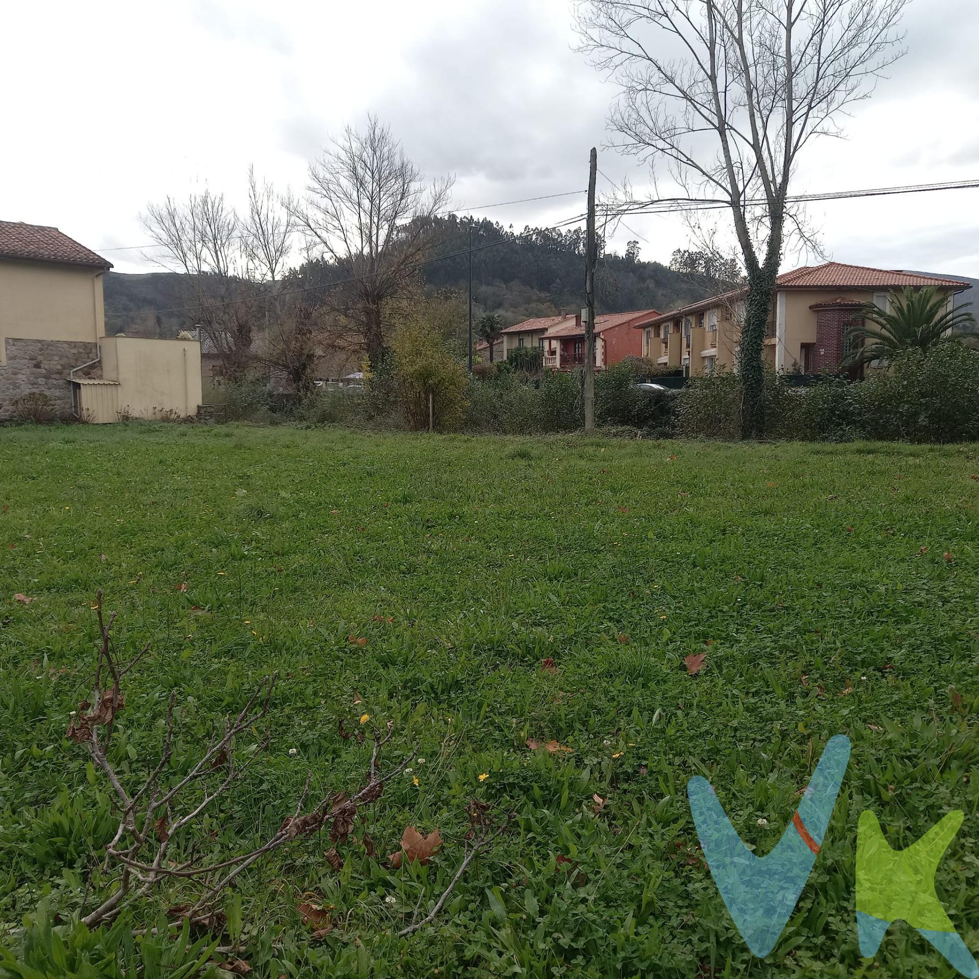 Se pone a la venta un exclusivo solar urbano de 1.829 m2 situado en el tranquilo y bien comunicado pueblo de Barros, parte del Ayuntamiento de Los Corrales de Buelna. Esta parcela representa una oportunidad inmejorable para la inversión y promoción de vivienda nueva, combinando un entorno natural sereno con una accesibilidad estratégica a los principales núcleos urbanos y económicos. La parcela goza de un emplazamiento único que la revaloriza:. •	Entorno Natural: Se encuentra junto al pintoresco Arroyo Mortera (que conecta Coo con el Río Besaya), lo que garantiza un entorno natural atractivo y unas vistas despejadas, perfectas para una urbanización de calidad. •	Zona Consolidada: Ubicada en un área de desarrollo y expansión, rodeada de viviendas y nuevas urbanizaciones, garantizando un entorno residencial de alto valor. •	Conectividad Inmejorable: A solo 3  km de Los Corrales de Buelna y junto al Polígono Industrial de Barros. Cuenta con excelente acceso a la carretera principal y conexión inmediata a la Autovía de la Meseta, facilitando los desplazamientos a toda Cantabria. •	Servicios: Establecimientos de hostelería cercanos que complementan la vida residencial en la zona. Gastos de la transacción: . La compra está sujeta al impuesto de transmisiones Patrimoniales. El adquiriente se hará cargo del coste de la escritura y su inscripción en el Registro de la Propiedad. 