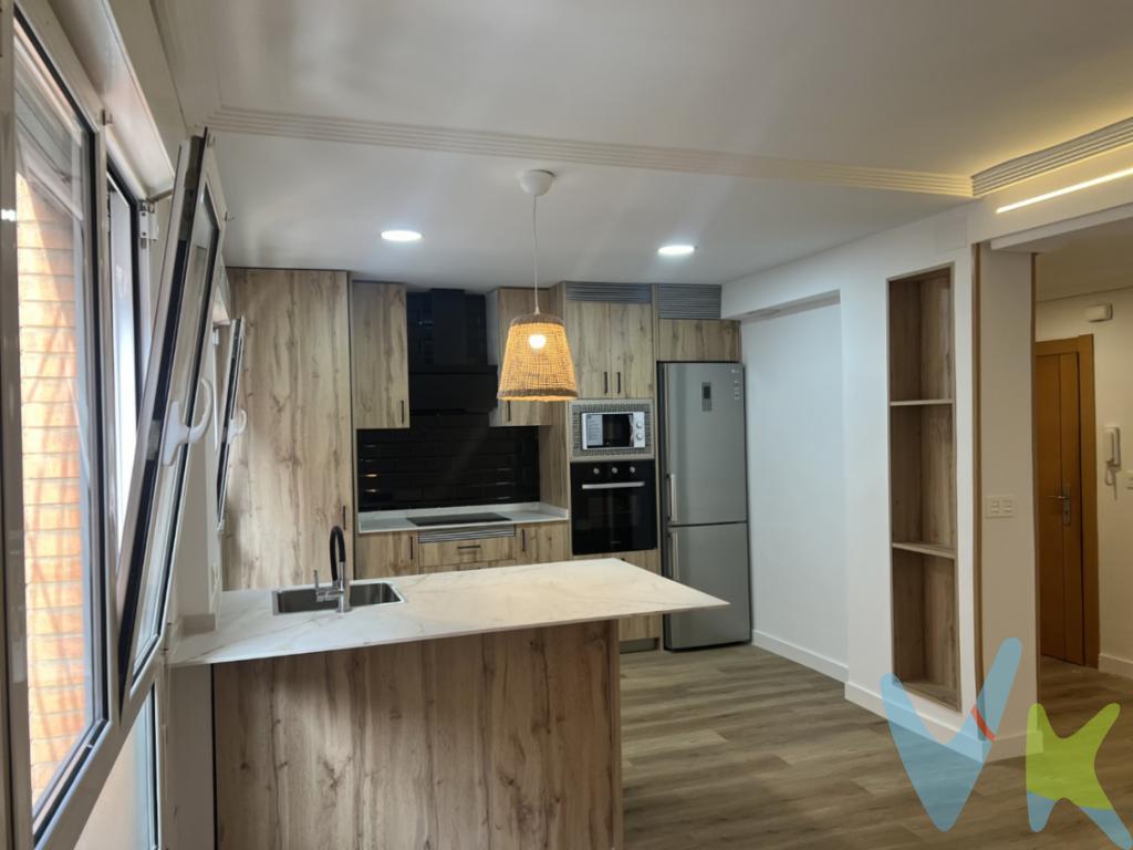 Venta de vivienda en la Calle Infiesto , barrio de Laviada.Presentamos esta preciosa vivienda de 2 habitaciones , lista para entrar a vivir.Con un diseño moderno y muy funcional.Se distribuye en un  salón-comedor- cocina, para poder hacer la vida en esta amplia estancia.Baño con plato de ducha y ventana.2 dormitorios, uno de ellos con armario  empotrado.Visítela, puede ser su futuro hogar.El precio NO incluye: Impuestos, gastos de Notaría, registro y honorarios de mediación inmobiliaria del 2% más I.V.A. con un mínimo de 2000 euros mas I.V.A a cargo del comprador.A título orientativo, en segundas transmisiones, el comprador abonará el Impuesto sobre Transmisiones Patrimoniales (ITP). Para consultar los porcentajes del ITP en Asturias puede hacerlo a través de la web oficial de servicios tributarios del Principado de Asturias https://sede.tributasenasturias.es/sites/sede/default/es_ES/Que-quieres-hacer/Transmisiones-Patrimoniales-y-AJD. La base imponible será el mayor valor entre precio de compraventa, tasación o valor de referencia catastral. Gastos de notaría y registro según aranceles variables según precio, número de copias y complejidad.  El comprador escoge libremente notario. El vendedor asume la plusvalía y el resto de gastos son del comprador. Si se precisa hipoteca: Tasación, condiciones y costes bancarios según entidad elegida por el comprador; así como los gastos de gestoría y cualesquiera otros inherentes a la formalización de la compraventa. De acuerdo con la ley, no se incluyen en el precio otros gastos o tributos que legalmente correspondan al comprador.. El consumidor tiene derecho, conforme a la normativa vigente, a disponer de información y documentación adicional relativa al inmueble y condiciones de la compraventa, accesible en la sede física . La agencia actúa exclusivamente como intermediaria en la operación.  