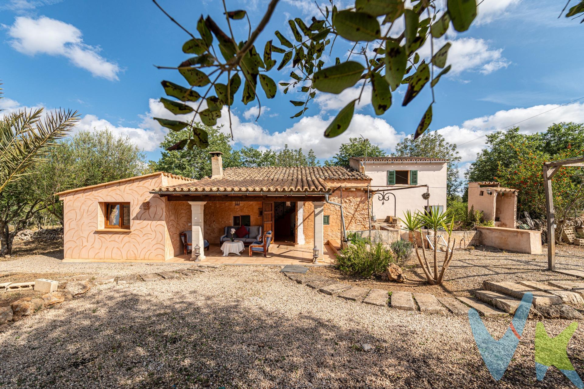 MALLORCA-LLUBI- Por fin la casa de tus sueños se ha hecho realidad. Finca rústica con cédula de habitabilidad vigente, SIN INFRACCIONES URBANISTICAS Y CON ¡POSIBILIDAD DE HACER PISCINA DE 35 M2!. Bienvenidos a un paraíso de casi 15.000 m2 de finca, donde el único sonido que escucharás durante todo el día es el canto de los pájaros. La vivienda consta de 115m2 construidos distribuidos en dos plantas: en la planta principal encontrarás un precioso porche, perfecto para disfrutar de las mejores veladas en tu zona chill out. Este porche da acceso a una cocina recientemente construida y añadida a la casa principal para ofrecer más espacio. La cocina cuenta con una ventana que ofrece vistas espectaculares, permitiéndote cocinar en un ambiente de total relajación. A través del porche también se accede a un acogedor comedor con chimenea y paredes de piedra, que brindan una sensación única. Este espacio te ofrece frescor en verano sin necesidad de gastar dinero en aire acondicionado, y calidez en invierno, creando un ambiente confortable todo el año. . La vivienda dispone de un baño completo con plato de ducha, completamente renovado sin perder la esencia de la vivienda.  Además de una habitación doble en la planta baja con una bañera hidromasaje para relajarte sin salir de tu propio hogar como si de un hotel se tratase. . La planta superior cuenta con un espacio con posibilidades para poner una segunda cama, que da acceso a una habitación doble con vistas panorámicas a la finca. La finca cuenta con luz de ENDESA y agua corriente, además de un aljibe para almacenar agua y una gran fosa séptica con larga vida de uso. . Aún no te hemos contado lo mejor: tienes la posibilidad de ampliar la construcción en 30 m2 adicionales, permitiéndote crear más estancias de forma completamente legal (Hasta 140 m2 de vivienda). . TU MEJOR VERANO: También podrás para construir una piscina legalmente de hasta 35 m2 máximo para que tu familia, niños, amigos recuerden como tu hogar, el mejor de la isla. El camino para llegar a la finca está todo asfaltado, sin problema ninguno para acceder, a 10 minutos de la rotonda principal de Inca. Solamente recorrerás 100 metros de camino de arena para adentrarte a la puerta principal de la finca. ¿Aún dudas que sea la oportunidad perfecta para tener tu hogar en el mejor entorno?. *Este inmueble se comercializa mediante el sistema VentaPlus de ABSI ( Agrupación Balear de Servicios Inmobiliarios ) y Ia agencia comercializadora ha supervisado Ia documentación necesaria para Ia compraventa". 'Por mandato expreso del propietario, comercializamos este inmueble en exclusiva, lo que le garantiza al acceso a toda la información, a un servicio de calidad, un trato fácil, sencillo y sin interferencias de terceros. Por este motivo, se ruega no molestar al propietario, a los ocupantes de Ia propiedad o a los vecinos. Muchas gracias por su comprensión. Si usted es agente inmobiliario y tiene un cliente para este inmueble, llámenos: estaremos encantados de colaborar'. 