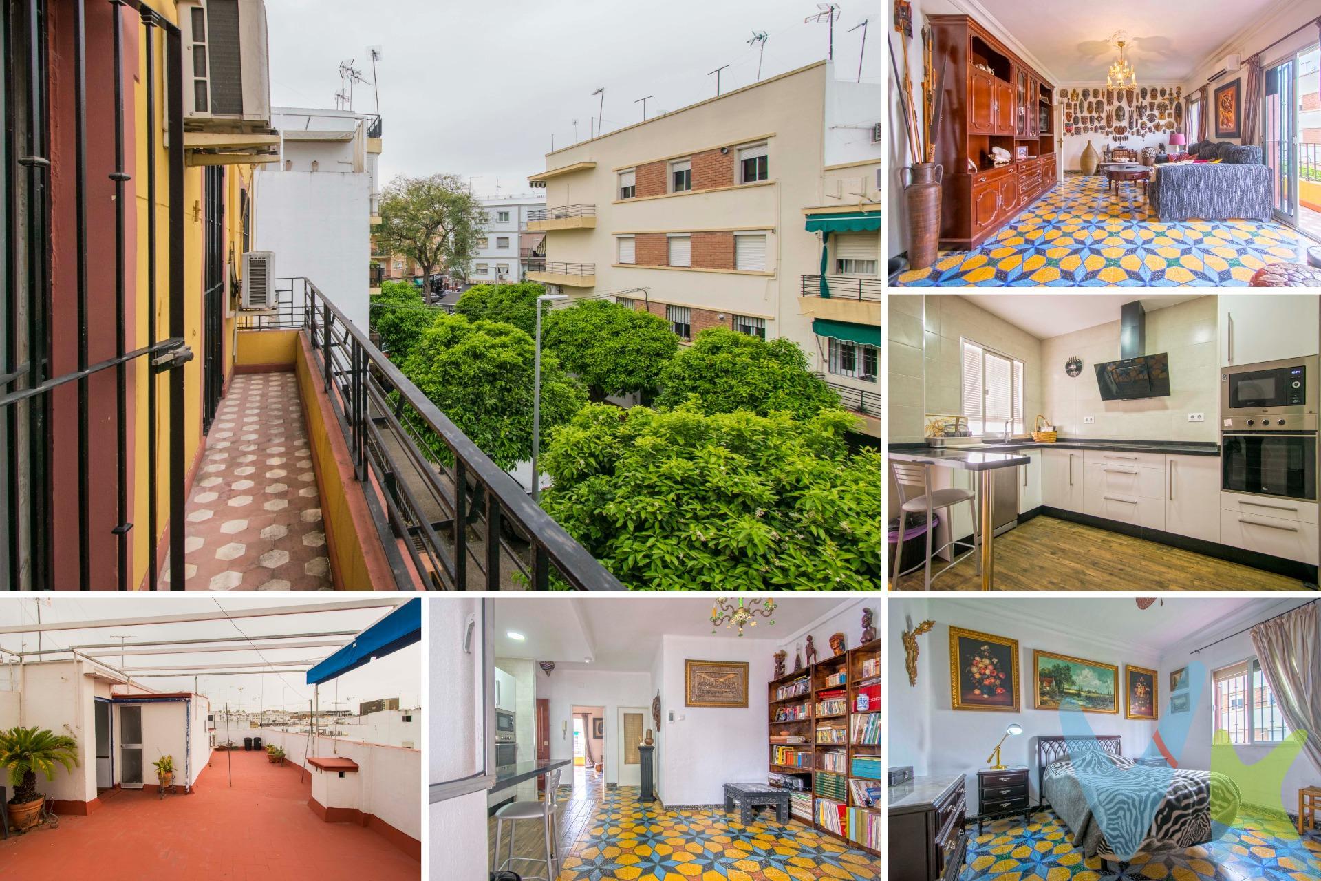 ¡Oportunidad única para inversores! Dos pisos unidos con posibilidad de segregación, en pleno corazón de Nervión, en la calle Guillén de Castro. Se venden dos fincas registrales actualmente unidas en una sola vivienda, lo que permite su uso como un amplio y cómodo piso familiar o la posibilidad de volver a dividirlas fácilmente en dos unidades independientes, ideal para quienes buscan maximizar la rentabilidad a través de venta por separado o alquiler doble. Vivienda exterior, muy luminosa y con gran azotea de uso privativo de 70 m2. Posibilidad de plaza de garaje cercana en alquiler. Ideal tanto para inversores como para familias que buscan amplitud, luz natural y ubicación inmejorable. Características principales:. - Segunda planta exterior muy luminosa. - Salón-comedor con dos balcones que dan a una pequeña terraza. - 5 dormitorios (uno habilitado como despacho anexo al salón). - 2 baños completos (posibilidad de recuperar un tercero que está ahora ahora como vestidor). - Amplia cocina independiente con despensa. - Azotea de uso privativo de 70 m2 con lavadero, perfecta como espacio adicional de ocio o relax. Ubicación excepcional:. A pocos minutos a pie de El Corte Inglés y Nervión Plaza. Muy cerca de la estación de AVE - Santa Justa. Rodeado de supermercados, farmacias, colegios, restaurantes y zonas de ocio. Excelente comunicación por transporte público. Una vivienda con múltiples posibilidades de uso y alta proyección de rentabilidad. . No dejes pasar esta oportunidad única en una de las zonas más cotizadas de Sevilla. Para más información no dude en ponerse en contacto con nosotros. Estaremos encantados de atenderle. Informamos a nuestros clientes compradores que el precio de venta no incluye lo siguiente: Honorarios de la agencia inmobiliaria, Impuestos (I. T. P. , I. V. A. o A. J. D. , en su caso) ni otros gastos de la compraventa (gastos de Registro de la Propiedad, Notaría, Gestoría ni de posible Financiación). Documento D. I. A. a disposición del consumidor según Decreto 218/2005 Junta de Andalucía.