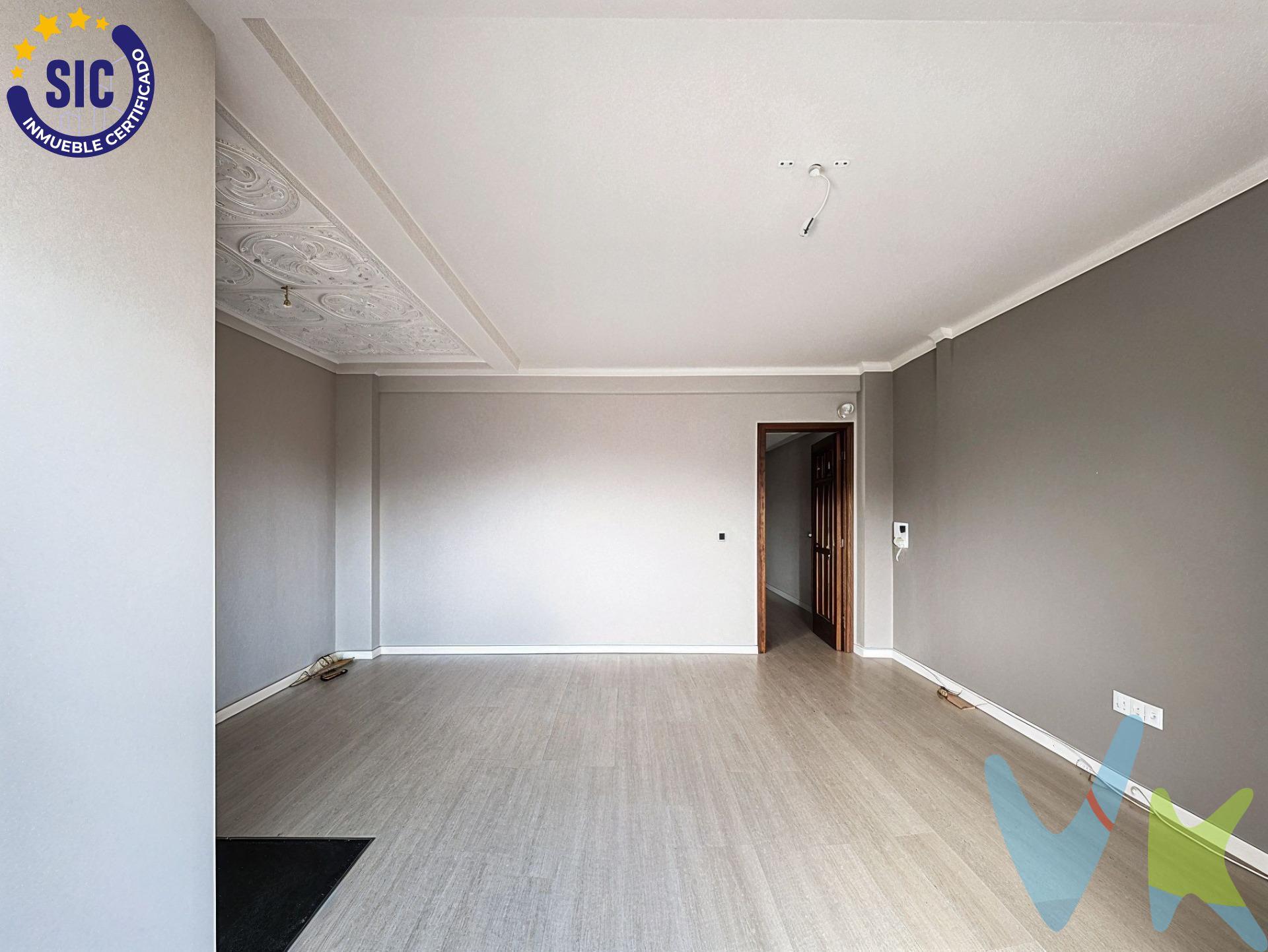 ¡OPORTUNIDAD! Amplio piso en Avenida Giorgeta, Valencia. Te presentamos este magnífico piso situado en una de las zonas más buscadas de Valencia: Avenida Giorgeta. ✨ Características principales:. 139 m² construidos, amplios y bien distribuidos. 4 habitaciones, tres de ellas dobles, ideales para familias, teletrabajo o invitados. 2 baños, uno de ellos reformado recientemente con un diseño moderno y elegante. Luminoso salón-comedor con salida a un balcón encantador que ofrece vistas despejadas al Parque Central. Cocina espaciosa y funcional. Ubicación inmejorable: rodeado de servicios, colegios, transporte público, comercios y zonas verdes. Un piso que lo tiene todo para disfrutar de la vida urbana con comodidad. ¡No dejes pasar esta oportunidad! Ven a visitarlo y descubre tu nuevo hogar en el corazón de Valencia. Contáctanos para más información o para agendar una visita. La descripción del presente inmueble e imágenes tienen mero carácter informativo y en ningún caso carácter contractual, pudiendo ser modificados por la inmobiliaria comercializadora sin que ello implique responsabilidad alguna frente a terceros. En el precio de venta a público, esta propiedad NO incluye los gastos de adquisición (Notario, registro, gestión, honorarios, etc…).