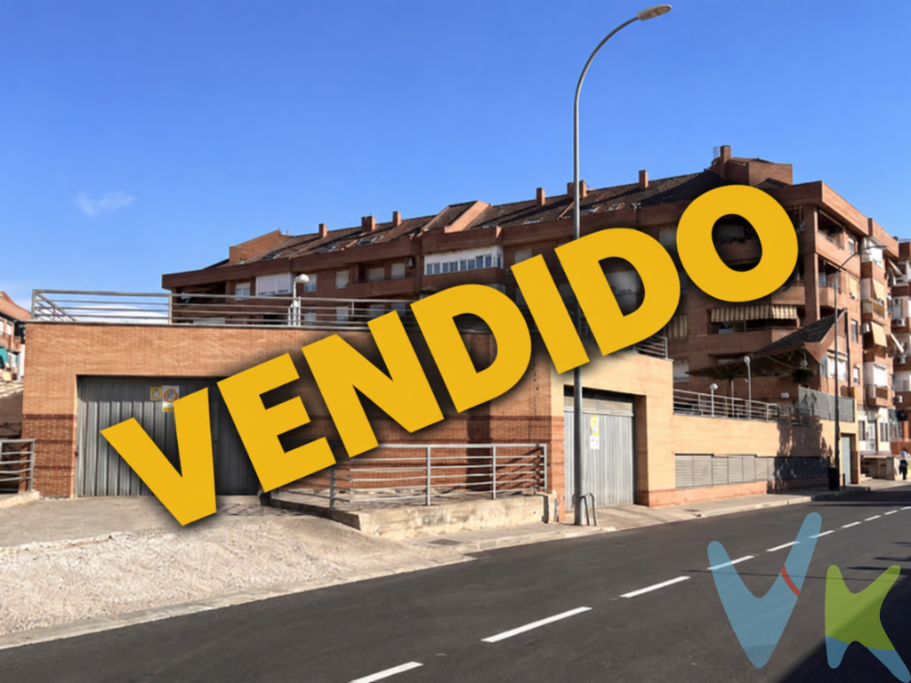 HABILIS Consulting Inmobiliario te ofrece en exclusiva esta plaza de garaje en venta en el barrio de Santa Teresa, una de las zonas más demandadas y con mayor dificultad de aparcamiento de la ciudad.?? Ventajas destacadas:  Evita perder tiempo buscando aparcamiento  Aparca con seguridad a pocos pasos de casa o el trabajo  Plaza amplia, con excelente acceso y fácil maniobra  Apta para coche grande o moto  Situada en edificio seguro, con acceso directo desde la calleUbicación perfecta tanto para residentes como para trabajadores de la zona o inversores que buscan rentabilidad en un bien muy escaso.Una oportunidad real de ganar en comodidad, seguridad y calidad de vida ¡en una zona donde aparcar es un auténtico reto diario!Contáctanos sin compromiso para agendar una visita¡¡Te esperamos en nuestras oficinas en Calle Diputación Nº 7 de Toledo o contactando en el teléfono 624 260 263 Nuestro departamento financiero te asesorará gratuitamente de la mejor financiación a tu medida.#HazloMásPráctico