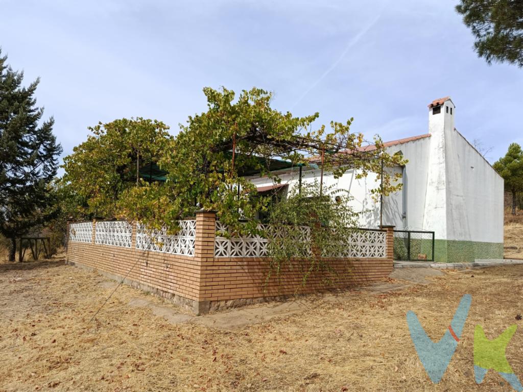 Si te gusta y quieres negociar ven a verla! Pero deja de esperar y lánzate a esa oportunidad que tanto deseas, porque pocas propiedades rústicas tienen la documentación en orden y son hipotecables como esta. . Con impresionantes vistas panorámicas a las sierras que rodean la Cuenca del Río Odiel, en un enclave modelado durante millones de años, presentamos esta finca rústica de 15,03 hectáreas: un refugio natural donde la paz, la privacidad y el territorio virgen son los verdaderos protagonistas. Ubicada a solo 7 km de El Campillo (Huelva), esta propiedad combina amplitud, historia geológica y un potencial extraordinario para proyectos personales, agrícolas o turísticos. 🔻 Hemos aplicado una bajada de precio para brindar la oportunidad a quienes ya seguían esta finca —y aún no habían dado el paso— de venir a conocerla. Si la tenías en favoritos… este es el momento perfecto para visitarla. 🏡 La Propiedad. La finca incluye una casa de 51 m² totalmente legalizada, compuesta por:. •	Amplio salón comedor. •	2 habitaciones. •	1 baño. Además, cuenta con un almacén de 10 m² también legalizado. El interior de la vivienda puede reformarse con facilidad para adaptarlo a tu estilo de vida o al proyecto que quieras desarrollar. 🌱 Un Terreno con Posibilidades Reales. Sus 150.282 m² de extensión ofrecen un abanico enorme de usos:. •	Agricultura y plantaciones. •	Ganadería y pastoreo. •	Turismo rural o proyecto sostenible. •	Vida autosuficiente y desconexión total (off-grid). •	Refugio privado rodeado de montañas, bosques y cielos limpios. Las vistas panorámicas y la ausencia de ruidos convierten este entorno en un espacio ideal para quienes buscan libertad, naturaleza y privacidad. 🔧 Equipamiento y Recursos. •	Pozo de agua de 60 m de profundidad. •	Depósito de 500 litros. •	Electricidad mediante generador (instalación solar viable). •	Acceso por carretera. •	Privacidad sin renunciar a servicios cercanos. 💬 En resumen…. Una propiedad con identidad, naturaleza y potencial, ahora a un precio aún más atractivo. Una oportunidad real para quienes sueñan con un estilo de vida libre, sostenible y rodeado de belleza natural. 📞 Te invitamos a visitarla. Ven a descubrir todo lo que este enclave único puede ofrecerte. ¿Es español o extranjero y necesita financiación para poder comprarla? Le ayudamos a conseguirla con las mejores condiciones del mercado. . ¿Busca una casa de campo pero su estilo es otro? Contacte con nosotros, seguro que tenemos la casa de tus sueños en Huelva, Sevilla, Cádiz y el resto de Andalucía. . Tenemos más de 20 años ayudando a personas a comprar o vender sus propiedades.  Informamos a nuestros clientes que el precio de venta no incluye lo siguiente: Honorarios de la agencia inmobiliaria, impuestos (el Impuesto de Transmisiones Patrimoniales, IVA o AJD, en su caso), otros gastos de la compraventa (gastos de registro de la Propiedad, Notaría, gestión ni de posible financiación). Documento DIA a disposición del consumidor según Decreto 218/2005 Junta de Andalucía. IMG Inmobiliaria especialista en la Sierra de Huelva: Convierte tu sueño rural en realidad. 