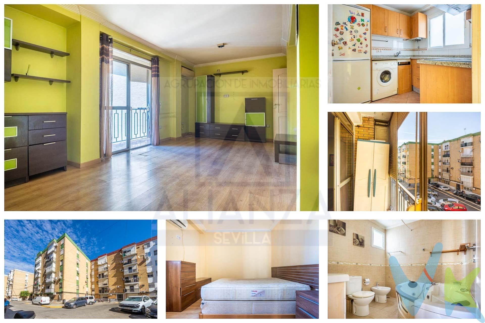 Venta de Piso en Camas, Sevilla. Se vende piso en una tercera planta con ascensor, situado en la zona  de Camas, Sevilla. Originalmente de 2 dormitorios ( antes 3 ), la propiedad ha sido reformada para ofrecer amplio salón y baño con bañera de hidromasajes, lo que brinda más espacio y comodidad. El piso cuenta con un luminoso salón y una cocina totalmente amueblada y equipada, lista para entrar a vivir. La vivienda es ideal para quienes buscan una vida práctica y bien comunicada. Su ubicación es inmejorable, ya que tiene todos los servicios a la mano, incluyendo supermercados, comercios, centros de salud, colegios y transporte público. Además, el acceso a las principales vías de comunicación es rápido y sencillo, facilitando la movilidad tanto dentro de Camas como hacia Sevilla capital. El piso ofrece un ambiente tranquilo y confortable, perfecto para parejas o pequeñas familias que deseen disfrutar de la calidad de vida que ofrece esta localidad, sin renunciar a la cercanía de la capital andaluza. ¡No pierdas la oportunidad de visitarlo!. Informamos a nuestros clientes que el precio de venta no incluye lo siguiente: Honorarios de la agencia inmobiliaria, impuestos (el Impuesto de Transmisiones Patrimoniales, I.V.A. o A.J.D., en su caso), otros gastos de la compraventa (gastos de registro de la Propiedad, Notaría, gestoría ni de posible financiación). Documento F.I.A. a disposición del consumidor según Decreto 218/2005 Junta de Andalucía.