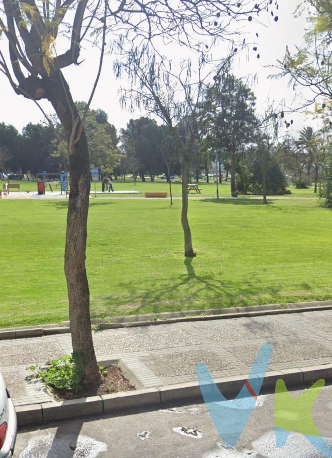 Tu nuevo hogar en Jerez , rodeada de zonas verdes ,muy bien comunicada y situada.
Descubre este hogar recien pintado  en una zona residencial muy cómoda, con todos los servicios a un paso.A sólo 3 minutos de supermercados como Dia ,Lidl,Carrefour , 4 min a el ambulatorío y varios locales comerciales,además de un maravilloso parque justo enfrente,para deleite de todos.
La vivienda cuenta con una amplia cocina, 3 habitaciones, dos baños completos y garaje privado,ofreciendo así todo lo que se necesita para vivir.
A tan sólo 10 min del centro,15 minutos de las playas de las costas gaditanas y con excelente salida hacía la AP4,a 15 min del aeropuerto de Jerez  y una hora al de Sevilla.
Ven a verla es toda una oportunidad tanto  para primera vivienda o como inversión,

Informamos a nuestros clientes que el precio de venta no incluye lo siguiente: Honorarios de la agencia inmobiliaria, impuestos (el Impuesto de Transmisiones Patrimoniales, I.V.A. o A.J.D., en su caso), otros gastos de la compraventa (gastos de registro de la Propiedad, Notaría, gestoría ni de posible financiación). Documento D.I.A. a disposición del consumidor según Decreto 218/2005 Junta de Andalucía.






