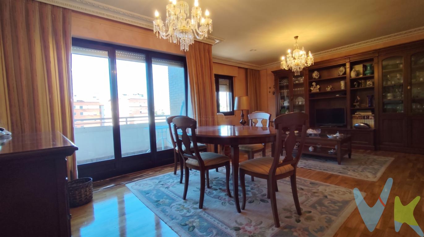  ¡Bienvenidos a esta oportunidad única de adquirir un elegante dúplex en una de las zonas más privilegiadas de Logroño! Este impresionante piso, ubicado en la quinta planta, se encuentra en General Urrutia, El Cubo, una ubicación que combina la tranquilidad residencial con una excelente conectividad a los puntos clave de la ciudad.Diseñado con un enfoque en el espacio y la funcionalidad, el inmueble se extiende a lo largo de 164 metros construidos, ofreciendo 141.54 metros útiles, meticulosamente distribuidos para maximizar el confort. Este espacioso dúplex cuenta con tres habitaciones bien iluminadas, ideales tanto para el descanso como para el trabajo. El diseño de cada habitación se ha pensado para aprovechar al máximo cada metro cuadrado, proporcionándoles a todos los miembros de la familia su espacio personal.La cocina equipada con modernos electrodomésticos es el sueño de cualquier entusiasta de la gastronomía, integrándose de manera perfecta con un área de comedor que promete ser el escenario de innumerables cenas y reuniones memorables. Además, el piso amueblado rebosa de un ambiente acogedor que invita al descanso y al disfrute.Contarás con un amplio salón, el corazón del hogar, donde la luz natural inunda cada rincón gracias a sus grandes ventanales, creando un ambiente ideal para el esparcimiento y el ocio. La distribución del dúplex permite una separación clara entre las áreas de día y noche, ofreciendo una excelente privacidad.Una de las características más destacadas de esta propiedad es su ascensor, facilitando el acceso diario y haciendo que las entradas y salidas de casa sean todo un placer. Además, incluye un garaje privado, asegurando que tu vehículo esté siempre protegido y accesible, un auténtico lujo en la zona.El inmueble también dispone de un trastero, un valioso espacio extra para mantener el orden y almacenar pertenencias que no sean de uso diario, pero que no querrás perder de vista. La conveniencia de tener una parada de autobús cercana, a solo unos pasos de distancia, asegura que las conexiones de transporte público estén siempre a mano, facilitando desplazamientos rápidos y eficientes a cualquier punto de la ciudad.La vivienda, dotada de detalles de alta calidad, proporciona un estilo de vida cómodo y sofisticado, ideal para quienes buscan asentarse en un entorno exclusivo sin sacrificar la comodidad de estar en el corazón de Logroño. Los materiales utilizados en su construcción y las terminaciones son de primera categoría, garantizando durabilidad y un toque de distinción en cada detalle.No dejes pasar este excepcional dúplex que reúne todas las características para convertirse en el hogar de tus sueños. Te invitamos a descubrir cada rincón de esta propiedad asistiendo a una de nuestras visitas programadas, donde podrás experimentar de primera mano el esplendor que este inmueble tiene para ofrecer. Haz de este piso, más que una vivienda, una experiencia de vida sin igual. La conjunción perfecta entre ubicación, espacio y confort te espera para ser descubierta. Esta es tu oportunidad de invertir en futuro, bienestar y calidad de vida en la vibrante ciudad de Logroño. ¡Te esperamos! 