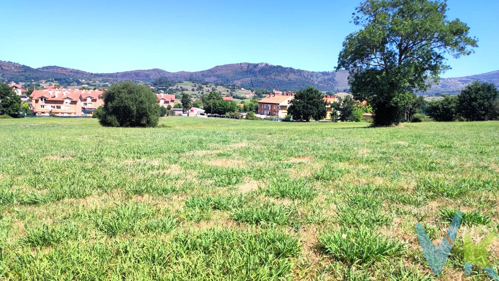 Quieres tener la casa que habías soñado? Esta es la oportunidad de hacerlo realidad!!!. En el pueblo de Penagos disponemos de un terreno llano, soleado y con vistas a la naturaleza. Si quieres despertarte cada mañana con tan solo el cantico de los pájaros no dudes y llámanos para concertar una visita. Se trata de un terreno urbanizable que con la autorizacion de la CROTU podrás construite tu casa ideal. Los impuestos, gastos de notaria y registro no están incluidos en el precio.