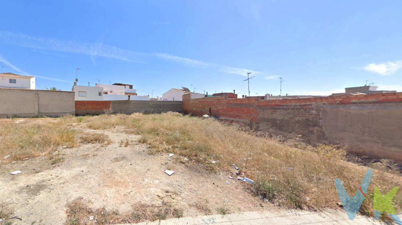 Se Vende Finca en Massamagrell: Excelente Oportunidad de InversiónSe presenta una oportunidad única para adquirir una impresionante finca en la localidad de Massamagrell (zona el Barrio de la Magdalena) que ofrece múltiples posibilidades de desarrollo. Se vende parcela individual de 167m2 o completa de 853m2.La conexión con el metro y el autobús hacen de este solar una elección inmejorable. Dicho acceso al transporte público es una característica que aumenta considerablemente la comodidad y el atractivo del lugar, ya que facilita una perfecta conexión con la ciudad de Valencia y sus alrededores. Esto lo convierte en un enclave perfecto tanto para el uso residencial como para posibles desarrollos comerciales.Solicite información adicional y coordine una visita para conocer de cerca este singular solar, que está llamado a convertirse en un lugar especial para su futuro. 