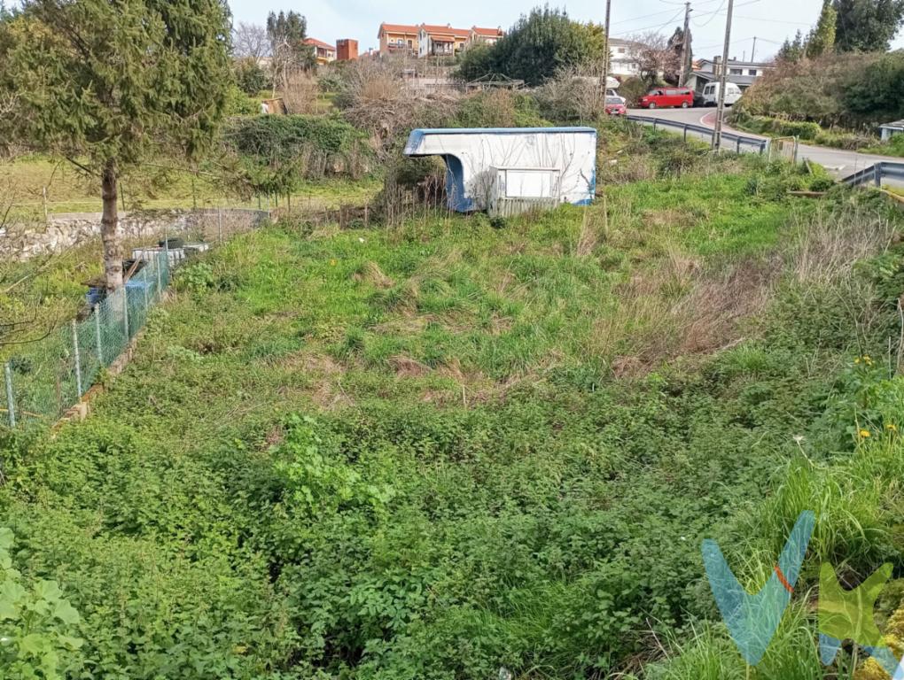 Una parcela rústica de 290 m² en pleno Suances puede sonar pequeña hasta que llegas y te das cuenta de que es justo ese tipo de rincón que te cambia el ritmo. Lo que realmente enamora es su ubicación privilegiada: a un paso de una de las poblaciones costeras más bonitas de Cantabria, famosa por sus playas amplias y su ambiente relajado.  En la finca encontrarás un contenedor, ideal para guardar aperos, herramientas o cualquier material que quieras tener a mano para tus proyectos al aire libre. No es edificable, pero sí perfecta para quienes buscan un espacio sencillo donde desconectar sin complicaciones.  Es un lugar que invita a imaginar:    Un pequeño huerto donde ver crecer tus propias verduras.    Un rincón de esparcimiento para pasar tardes tranquilas leyendo, tomando algo o simplemente escuchando el viento.    Un punto de encuentro para escaparte los fines de semana y sentirte en plena naturaleza, pero con el mar muy cerca.  Si buscas un terrenito práctico, bien situado y con encanto, este puede ser ese sitio especial donde recargar pilas y disfrutar de momentos auténticos. Ven a visitarlo!!!Gastos e impuestos no incluidos en el precio (compra sujeta a ITP. El comprador se hará cargo de los costes de la escritura e inscripción en el registro de la propiedad) 