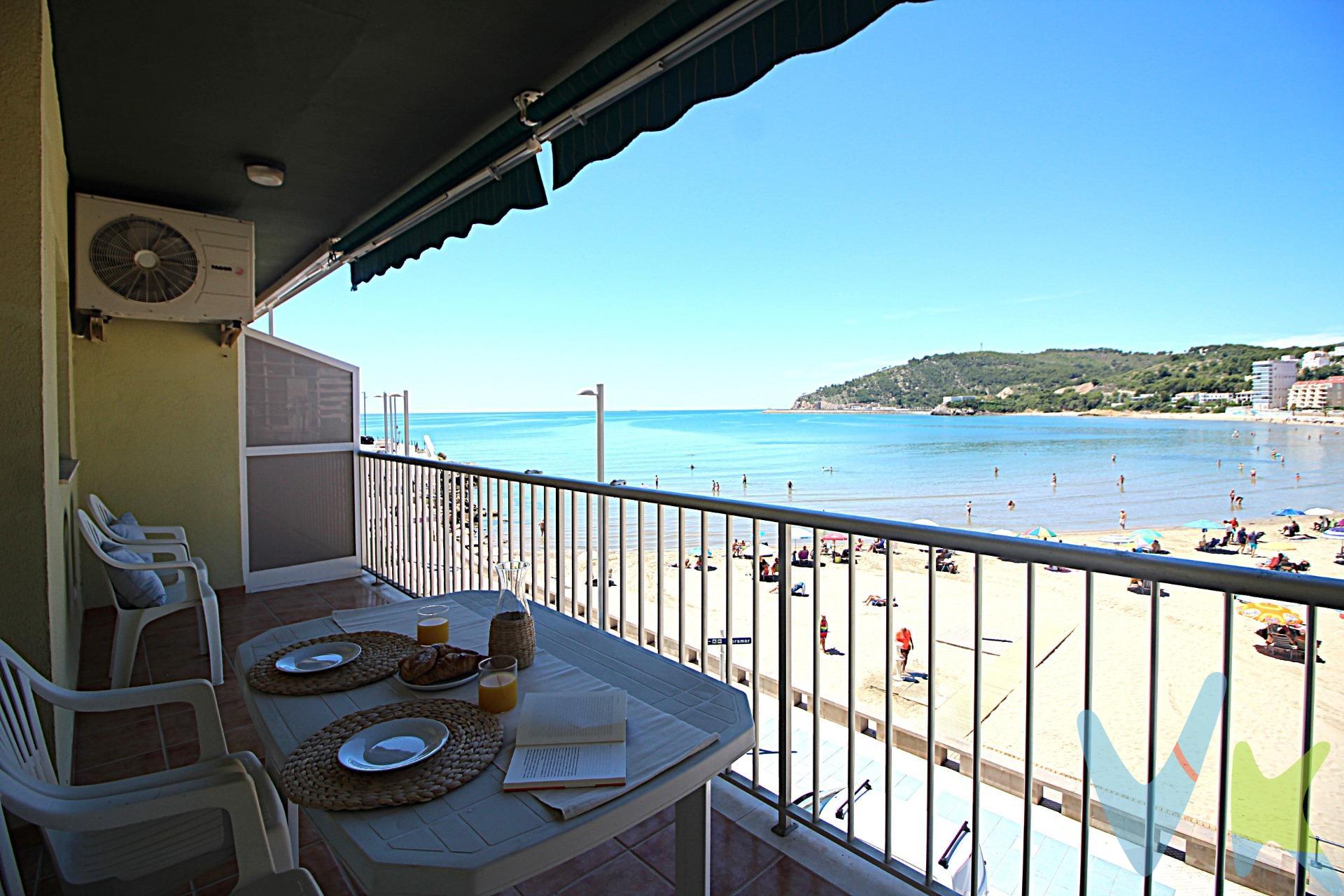 Descubre este excepcional apartamento situado en la codiciada zona de Playa de la Concha, Oropesa del Mar, donde podrás disfrutar de un apartamento luminoso y espacioso que se extiende sobre una superficie construida de 81 m² útiles. Este inmueble cuenta con dos habitaciones dobles y otras dos adicionales, perfectas para recibir visitas o convertirlas en espacios versátiles según tus necesidades. Además, dispone de dos baños completos que aseguran comodidad para toda la familia y un amplio salón comedor con cocina abierta para poder disfrutar cocinando sin perderte nada, charlas con tus familiares, amigos, etc.. La propiedad está orientada al oeste e incluye una espectacular terraza privada de 13 m² donde puedes relajarte mientras disfrutas de las impresionantes vistas al mar Mediterráneo, y a escasos metros de una de las mejores playas de Oropesa con su dorada arena y aguas cristalinas. El estado general es muy bueno gracias a su cuidado mantenimiento. Entre los extras destacados encontrarás puerta blindada por seguridad adicional, así como acceso cercano a autobuses y colegios locales ideales para familias jóvenes. También hay zonas infantiles cercanas que fomentan el bienestar familiar. No pierdas esta oportunidad única: vivir frente al mar nunca ha sido tan accesible. La Concha, con forma de bahía, te ofrece un mar en calma apto para todos los públicos. Columpios y toboganes; hamacas y sombrillas te esperan. Completamente accesible, la playa de La Concha es también el centro de las actividades lúdicas. Un bello atardecer prolongará tu estancia hasta la hora del aperitivo y un cielo plagado de estrellas espera tu paseo nocturno. Esta maravillosa playa cuenta con los distintivos de Bandera Azul, ISO14001, SICTED (Sistema Integral de Calidad Turística en Destino) y “Q” Qualitur. Los metros útiles son aproximados. Este inmueble es en exclusiva, con lo que le facilitamos cualquier información sobre la vivienda. Por este motivo, solicitamos no molesten al propietario, ocupantes de la propiedad, vecinos o conserje de la comunidad. . Muchas gracias por su comprensión. El precio indicado puede sufrir variaciones. En todos los casos los precios expuestos son más impuestos y gastos derivados de la transmisión del inmueble.