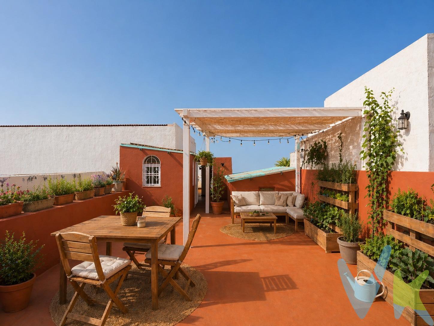 Se vende edificio adosado unifamiliar de tres plantas más azotea transitable en la zona de Vecindario, una ubicación muy demandada por su comodidad y cercanía a todos los servicios. La propiedad se encuentra a pocos minutos del Centro Comercial Atlántico, con supermercados, colegios, institutos, zonas deportivas, farmacias y transporte público en el entorno inmediato. Además, cuenta con fácil acceso a la GC-1, lo que permite una excelente conexión con otras zonas de la isla. Una ubicación ideal tanto para vivir como para invertir. Este inmueble destaca por su amplitud y versatilidad, ofreciendo múltiples posibilidades tanto como vivienda unifamiliar amplia como para proyecto de inversión con opción de dividir en varias unidades independientes. En la planta baja cuenta con un amplio garaje, cocina, baño y un patio interior que aporta ventilación y luz natural. La primera planta alberga la vivienda principal, con tres dormitorios, salón, comedor, cocina independiente, un baño completo y un segundo patio interior que mejora la luminosidad de los espacios. La última planta dispone de dos dormitorios adicionales, cocina y zona de salón, ideal como vivienda independiente, apartamento para alquiler o espacio adicional para la familia. En la azotea transitable encontramos zona de lavandería, dos cuartos de apero y espacio abierto perfecto para disfrutar del aire libre y crear un huerto urbano, por ejemplo. Una propiedad con gran potencial y versatilidad para quienes buscan una vivienda amplia con posibilidad de independizar espacios o dividir en varias unidades como inversión. . Ubicada en una zona consolidada, bien comunicada y con todos los servicios cercanos. Imágenes de decoración creadas con IA-. Precio de Venta al Público (PVP) – No incluye gastos. Impuestos y demás gastos legalmente correspondan al comprador. Inmueble sujeto a ITP del 6,5% con carácter general; existen excepciones según normativa aplicable. Base imponible el mayor valor entre: 1) precio de venta: 2) tasación; 3) valor referencia catastral. Gastos Notaria y Registro entre 0,3% - 0,8% aprox. según aranceles. Financiación: gastos de hipoteca, tasación y gastos bancarios a cargo del comprador y según su necesidad y elección. Honorarios inmobiliaria a cargo del vendedor. Operación y condiciones de compraventa sujeta a aceptación expresa del vendedor. Para acceder a información y documentación legalmente exigible por el consumidor puede contactarnos. Anuncio sujeto a errores, cambios de precio, omisión y/o retirada del mercado sin aviso previo