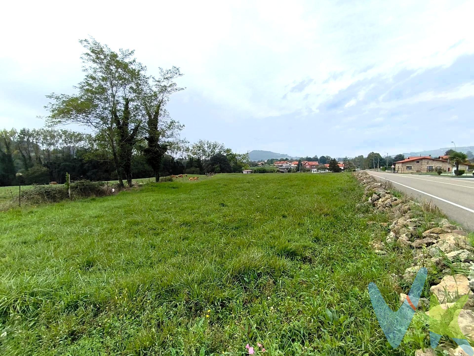 Terreno urbano de 3.992 m², perteneciente a una Unidad de Actuación del Ayuntamiento de Santillana del Mar y situados en el pueblo de Viveda (Santillana del Mar). La parcela linda con más fincas en las mismas condiciones urbanísticas y con la carretera CA-131. Tiene una ligera pendiente de norte a sur, lo que facilita la luminosidad y las vistas despejadas. El pueblo de Viveda está ubicado entre Torrelavega y Suances. También pertenece al "Camino de Santiago del Norte": ruta de peregrinaje que recorre 820 kms. entre Irún y Santiago de Compostela. En su etapa decimotercera, entre Santander y Santillana del Mar, podemos disfrutar de nuestra localidad. Impuestos, gastos de Notaría y Registro no están incluidos en el precio.