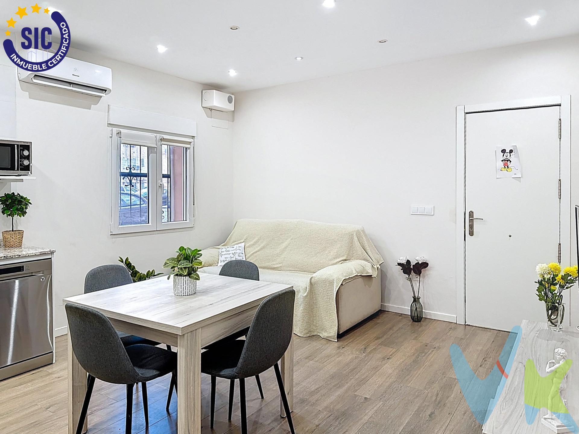 Piso en venta ALQUILADO como alquiler temporal para estudiantes (11 meses)– C/ Cardenal Benlloch 80. Atención inversores! Oportunidad con ingresos asegurados desde el primer día, en plena zona universitaria. Se vende bajo recién reformado, con una distribución práctica y funcional que aprovecha al máximo cada metro. La vivienda cuenta con 76 m² y dispone de:. 3 habitaciones amplias, amuebladas con cama, mesa de noche, escritorio y armario. 2 baños completos. Salón-comedor con aire acondicionado, integrado a una cocina totalmente equipada. Reforma reciente con acabados modernos, lo que permite entrar a vivir o seguir alquilando sin necesidad de realizar obras. Actualmente el piso se encuentra alquilado, lo que lo convierte en una excelente oportunidad de inversión con rentabilidad inmediata y gran potencial por la alta demanda en la zona universitaria. Fantástica ubicación, rodeada de todo lo necesario para el día a día: transporte público, comercios, supermercados y a pocos minutos de la universidad. Este piso reúne ubicación, rentabilidad y comodidad. ¡No dejes pasar la oportunidad de hacerlo tuyo!. Contacta con nosotros hoy mismo y te daremos toda la información que necesitas!. VENTA:. PVP 279.000€.  Gastos e impuestos no incluidos en el precio. La compra conlleva impuestos y gastos de formalización para el comprador. A título orientativo se informa que en segundas transmisiones el  ITP  con carácter general en  Valencia  es del  10%, pudiendo existir otros tipos impositivos atendiendo a  las circunstancias  personales del comprador u otras circunstancias previstas legalmente. Base imponible del impuesto el mayor valor entre el precio de compraventa, la tasación o el valor de referencia catastral. En cuanto a los gastos de  notaría y registro, en su caso,  suelen oscilar aprox; entre 1,5% y 2,5% (aranceles variables según precio, n.º de copias y complejidad). El comprador elige notario. Si el comprador precisase de  hipoteca: tasación, condiciones y costes bancarios serán según entidad elegida por el comprador, así como los gastos de gestoría, y cualesquiera otros gastos inherentes a la formalización de la compraventa que legalmente correspondan a la parte compradora, salvo pacto expreso en contrario con el vendedor. El consumidor tiene,  conforme a la normativa vigente, a su disposición información y documentación adicional relativa al inmueble y condiciones de la compraventa, que podrá ser consultada en C/Joaquín Costa 4, bajo 46005 Valencia o urbe2@remax.es. Honorarios de mediación inmobiliaria a cargo del  COMPRADOR: (3% del precio final de venta más IVA (21%), salvo otro pacto.); y  de VENDEDOR (según acuerdo con el mismo). . Se informa al consumidor que la agencia actúa como intermediaria inmobiliaria en la operación, estando cualquier eventual compraventa y sus condiciones sujeta a la aceptación expresa del propietario-vendedor y a la posterior formalización del correspondiente contrato.