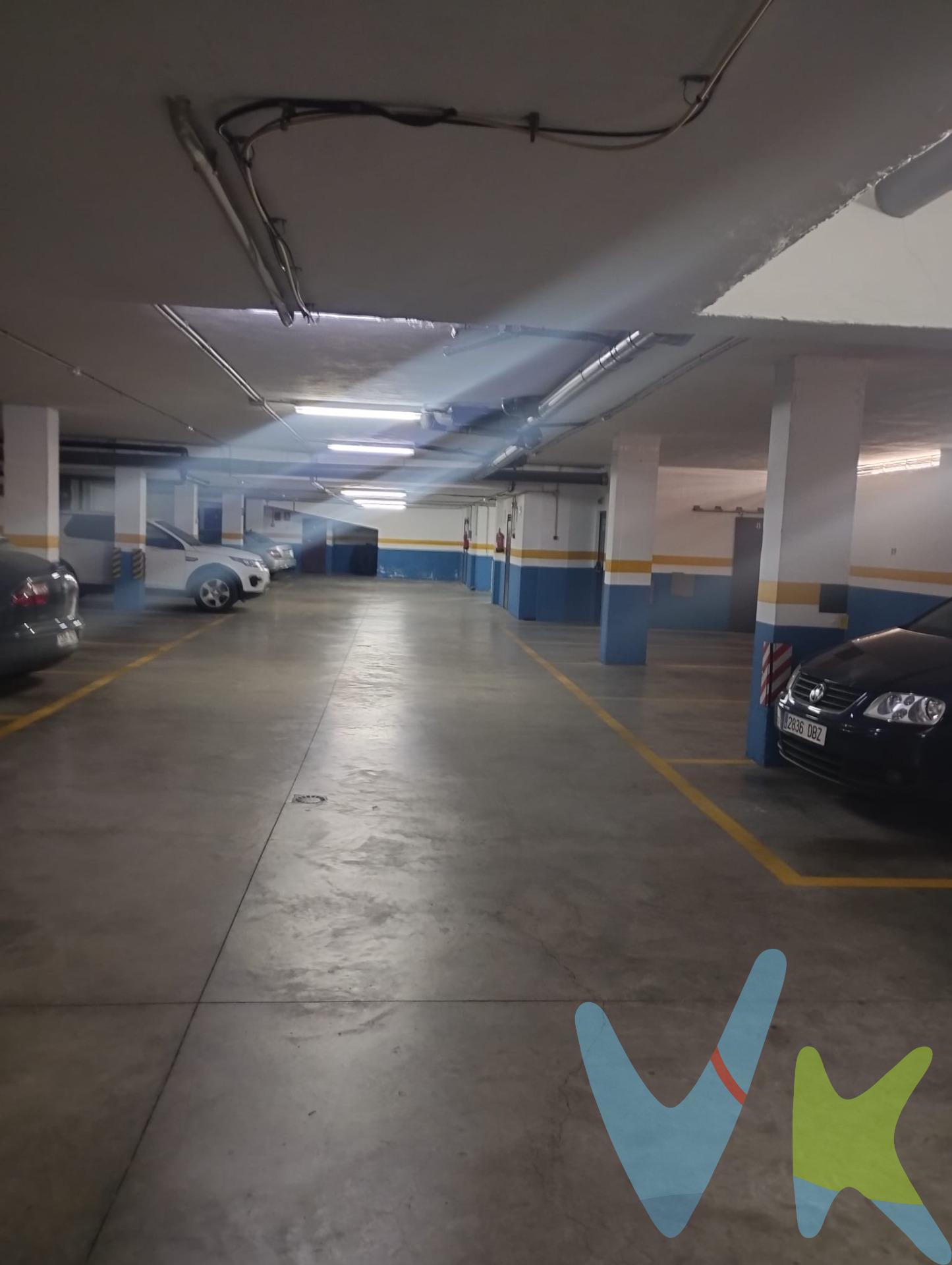 Para los amantes de las motos!! . Ponemos a la venta una estupenda plaza de parking para moto en la planta sótano de un edificio situado a escasos metros de la Avenida de las Ciencias, con acceso mediante una rampa cómoda y amplia. Ya no tendrás que preocuparte por tener tu moto bien resguardada. La visitamos??. Informamos a nuestros clientes que el precio de venta no incluye lo siguiente: Honorarios de la agencia inmobiliaria, Impuestos (I.T.P., I.V.A. o A.J.D., en su caso) ni otros gastos de la compraventa (gastos de Registro de la Propiedad, Notaría, Gestoría ni de posible Financiación). Documento F.I.S. a disposición del consumidor según Decreto 218/2005 Junta de Andalucía. 