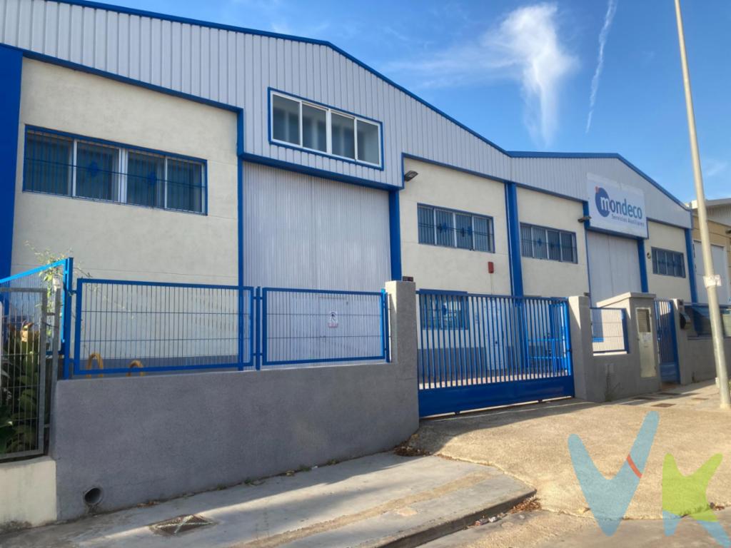 SE VENDE excelente NAVE INDUSTRIAL en Torrent (Valencia), en Polígono Industrial Masia del Juez, con una superficie construida de 1811 m2, cuenta con AMPLIAS OFICINAS , EQUPAMIENTO Y CON TODAS LAS NORMATIVAS para trabajar y entrar de forma inminente.. El conjunto de la edificación consta de DOS NAVES independiente, pareadas y unidas entre si a través de un paso, con una superficie de 750 m2 cada una, (de 15 m de fachada por 50 m de profundidad),se hayan construidas sobre un solar de 2000 m2, presenta unas oficinas de 170 m2 en dos plantas y un altillo de 219 m2 en una de las naves..El inmueble tiene dos patios, uno delantero de 5 m de retranqueo por donde tiene los diferentes accesos para peatones y dos grandes puertas industriales para mercancías y camiones, y un segundo patio en la parte trasera de 10 metros de retranqueo donde se encuentra una pequeña parte ocupado por las instalaciones auxiliares de climatización, compresores y extracción. Altura máxima de cumbrera libre de 7.65 m..El conjunto del edificio se encuentra con un estado de conservación muy bueno, reformado, con unas muy buenas instalaciones para cualquier actividad...El inmueble esta tiene diferentes instalaciones en perfectas condiciones para su uso, esta ignifugado con protección pasiva contra el fuego RF 120, y consta de recepción, diferentes despachos de trabajo y reuniones, con sus instalaciones y maquinarias para climatización de frio y calor tanto en oficinas como en el resto de las naves, dos amplios vestuarios para hombre y mujeres, sala de comedor, sala comunicaciones y almacén, instalación de luz alrededor de las naves monofásica , trifásica y de emergencias, instalación de aire comprimido con sus correspondientes compresores, instalación de contraincendios completa con deposito, bomba, diferentes mangueras, alarma incendio..El conjunto constructivo de se encuentra adaptado para personas con discapacidad, disponiendo de 2 ascensores que permite la accesibilidad a la totalidad del inmueble y sus plantas. Dispone de centro de transformación propio CON UNA POTENCIA DE 250KW. .Ideal para cualquier actividad...GRAN OCASIÓN de adquirir excelente nave industrial totalmente equipada y con todos los servicios, en la ciudad de Torrent(Valencia) .Muy buena ubicación a 10km del centro de Valencia capital, Puerto y Aeropuerto de Valencia. Excelentes acceso A7 Bypass, A3, CV 30 y corredor CV36...Sí interesa, existe la posibilidad de que cada una de las naves pueda ser independientes a todos los efectos. .. El propietario nos ha encargado de la venta de este inmueble en exclusiva, para asegurarse un mejor servicio y una gestión de calidad. Rogamos que no se moleste a los propietarios, inquilinos o vecinos de la propiedad. Si usted es un agente inmobiliario, no dude en contactar con nosotros, póngase en contacto con nosotros y estaremos encantados en colaborar con usted....Precio rebajado 1.150.000.-EUR Interesante, ANTES 1.200.000.-EUR