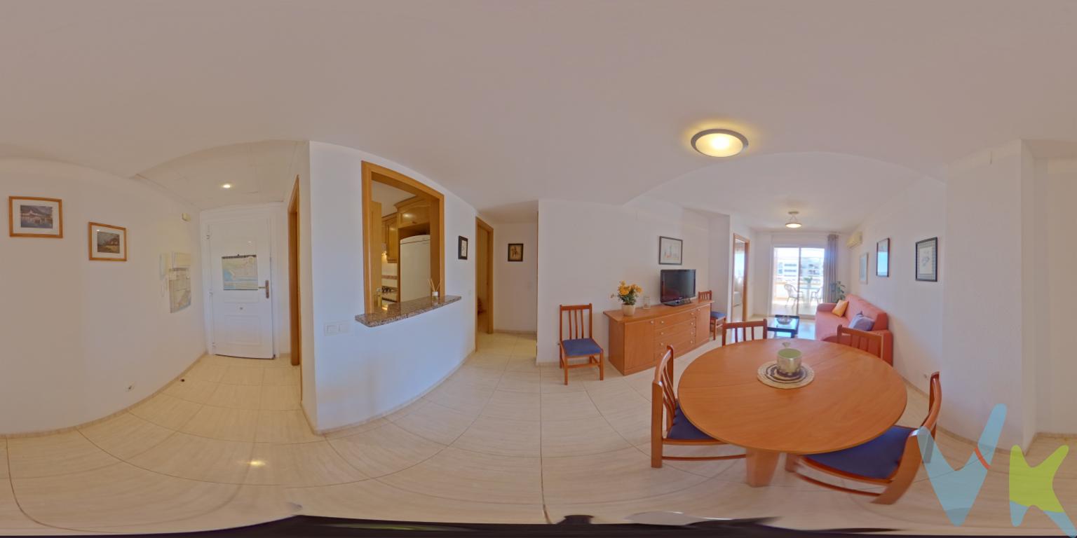  **Oportunidad Única: Magnífico Piso en Marina d\'Or, Oropesa del Mar-Orpesa**Nos complace presentaros este encantador apartamento en venta, ubicado en la privilegiada zona de Marina d\'Or, en Oropesa del Mar-Orpesa. Este inmueble ofrece la combinación perfecta entre comodidad, funcionalidad y una ubicación envidiable, convirtiéndolo en la opción ideal para quienes buscan una vivienda cerca del mar con todas las comodidades.Situado en la octava planta de un edificio construido en 2003, este apartamento ofrece un espacio habitable de 45 metros útiles y 55 metros construidos, cada rincón de esta vivienda ha sido diseñado para aprovechar al máximo su potencial. La vivienda cuenta con dos habitaciones y dos baños, uno de ellos en suite. El inmueble está completamente amueblado, contando con electrodomésticos, lo que facilita el traslado de los futuros propietarios sin que tengan que preocuparse por nada más que disfrutar de su nuevo hogar.Una de las principales características de esta vivienda es su terraza, un espacio al aire libre que permitirá a sus residentes disfrutar de las impresionantes vistas al mar. La frescura del aire costero y la panorámica que ofrece el mar Mediterráneo se convierten en el escenario perfecto para relajarse al final del día o para disfrutar de un desayuno al amanecer.El edificio cuenta con ascensor, garantizando un acceso cómodo y sin esfuerzo a la planta donde se encuentra ubicada la residencia. Además, el inmueble incluye una plaza de garaje, lo que proporciona una ventaja adicional en cuanto a comodidad y seguridad para tu vehículo.Un atractivo añadido es la piscina comunitaria, un espacio diseñado para el disfrute de grandes y pequeños, que garantiza momentos de ocio sin tener que salir del complejo. Su ubicación privilegiada asegura una excelente comunicación con el transporte público, contando con estaciones de tren y de autobuses a poca distancia. Esta característica amplia considerablemente las opciones a la hora de desplazarse por la zona o visitar otras localidades cercanas.Las características distintivas de este inmueble se completan con su proximidad a Marina d\'Or, conocida por su ambiente animado y oferta de actividades de ocio y entretenimiento. Esta zona cuenta con una amplia variedad de servicios como restaurantes, tiendas, parques y más, haciendo de la vida diaria una experiencia placentera, cómoda y completa.Si estás en busca de un lugar que combine calidad de vida, confort y espectaculares vistas al mar, este apartamento es la alternativa perfecta. Ofrece la oportunidad de disfrutar de la vibrante vida marina y la tranquilidad que solo el Mediterráneo puede ofrecer. Sin duda, una visita a esta propiedad cambiará tu perspectiva para siempre.No dejes pasar la oportunidad de visitar este maravilloso apartamento. Conviértelo en el hogar de tus sueños o una inversión inteligente. Nuestro equipo está a tu disposición para concertar una visita y resolver cualquier duda que puedas tener. ¡Esperamos que vengas a descubrir tu futuro hogar junto al mar!--------------------------------------Agencia inmobiliaria en Oropesa del mar si quieres comprar o vender casas pisos o locales en la comunidad Valenciana con oficina en Oropesa del Mar, Castellón. Para mayor seguridad en la compraventa, todas nuestras viviendas poseen FICHA DE CERTIFICACIÓN DE INMUEBLES registrada por la Asociación de Inmobiliarias de la Comunidad Valenciana ASICVAL. Antes de comprar o de entregar las arras, pida el Certificado de la vivienda para estar seguro y tranquilo sobre la situación legal, urbanística y de cargas de la misma. Los impuestos, gastos de notaría y registro no están incluidos en el precio de venta. 