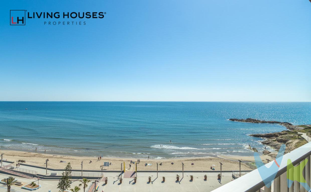  Presentamos una excepcional oportunidad para adquirir un piso en venta ubicado en la idílica zona de Playa de Morro de Gos en Oropesa del Mar-Orpesa. Este inmueble ofrece una combinación perfecta de comodidad y estilo, ideal para quienes desean disfrutar de la vida junto al mar. Situado en la planta 8 de un edificio con ascensor, construido en 1972, este piso se presenta como una opción inmejorable para disfrutar de vistas al mar espectaculares.Este espacioso piso cuenta con 92 metros cuadrados construidos, de los cuales 83 son útiles, distribuidos de manera que aportan amplitud y confort. Consta de tres luminosas habitaciones que ofrecen suficiente espacio para una familia o para recibir visitas. Toda la vivienda está amueblada e incorpora electrodomésticos, permitiéndole mudarse sin preocupaciones adicionales.Dispone de dos terrazas, una que se convierte en el lugar perfecto para relajarse mientras se disfrutan de las impresionantes vistas al mar, y la segunda que ofrece una vista magnífica a la montaña. El ambiente se enriquece con la luz natural que inunda cada rincón del hogar, creando una atmósfera cálida y acogedora durante todo el día.Este inmueble también ofrece la comodidad de contar con un garaje, lo cual es una ventaja incuestionable en una zona tan deseada.La ubicación es inmejorable: disfruta de excelentes conexiones, con estaciones de tren y paradas de autobús cercanas que facilitan la movilidad a las principales ciudades cercanas y otros lugares de interés. Vivir aquí significa tener todo lo que se pueda necesitar a solo pasos de distancia, sin renunciar a la tranquilidad de una zona residencial.Para aquellas familias que buscan un nuevo hogar o inversionistas que desean una propiedad en un enclave estratégico, este piso constituye una oportunidad que no se puede dejar pasar. Las características de esta vivienda aseguran no solo una alta calidad de vida, sino también una excelente inversión con potencial de revalorización futura.Perciba el placer de vivir cerca de la playa, con la brisa marina que aporta un frescor inigualable en cualquier época del año. Disfrute de paseos matutinos en la playa y de la gastronomía local a pocos metros de casa. Todo ello está a su alcance en este piso que, más que un hogar, representa un estilo de vida.Es el momento de visitar este piso para apreciar por sí mismo todo lo que tiene para ofrecer. No deje pasar esta oportunidad de adquirir una propiedad única en un entorno de ensueño. Concertar una visita es el primer paso para hacer suyo este lugar. Estamos a su disposición para atender cualquier consulta y agendar una visita a la brevedad posible. 