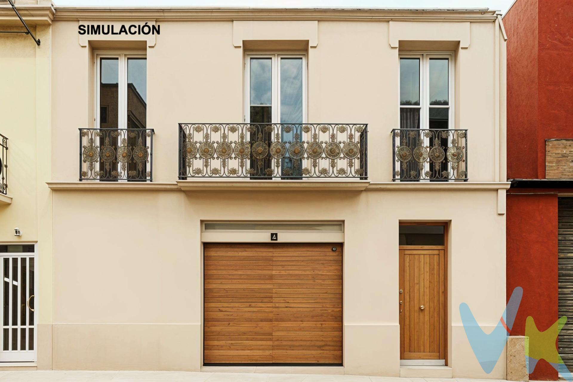 En Venta Solar Urbano de 117m2 según Catastro, ubicado en pleno centro de Moncada, en frente del Mercado. Viejo. Posibilidad de construir una casa unifamiliar de pueblo, entre medianeras o un edificio de viviendas. Cuenta con un ancho de fachada aproximada de 4,3 m. Posibilidad de construir una planta baja más dos alturas, al igual que fue la casa de antaño. Profundidad de edificación de 15 metros, la edificabilidad la dará el estudio histórico del edificio. Los balcones deberán conservarse, pudiéndose restaurar, pero no quitarse, ya que se encuentran protegidos. Una gran oportunidad para un Promotor que quiera construir un pequeño edificio o una familia que quiera construir su Nuevo hogar. Situado en zona muy céntrica de Moncada y de fácil acceso. Todo a mano Supermercados, Farmacias, Ambulatorio,. Colegios, Universidad y rodeado de parques y Huerta. Ya sabe, si quiere Invertir o vivir a sólo 10 minutos de Valencia y a 15 de la playa, en un Pueblo de la Horta Nord, ésta es su oportunidad de conseguirlo. ¡Llámenos para pedir más información o concertar una visita!. La descripción del presente inmueble e imágenes tienen mero carácter informativo y en ningún caso carácter contractual, pudiendo ser modificados por la inmobiliaria comercializadora sin que ello implique responsabilidad alguna frente a terceros. En el precio de venta a público, esta propiedad NO incluye los gastos de adquisición (Notario, registro, gestión, honorarios, etc…). . 