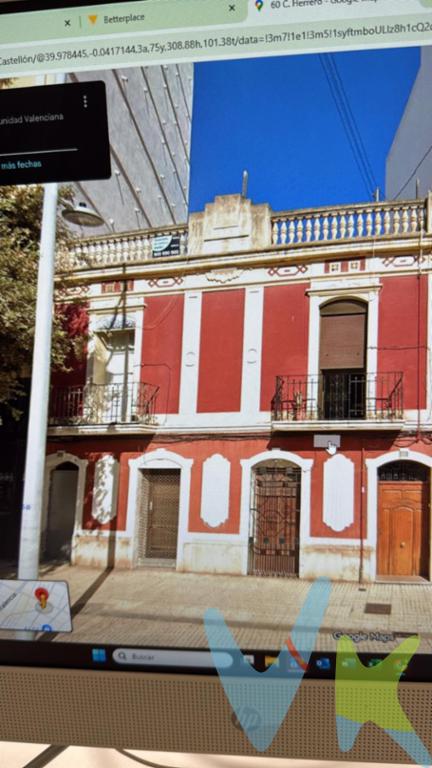 ¡Presentamos esta oportunidad! Piso de 105 metros cuadrados construidos, ubicado en pleno centro urbano, una zona inmejorable rodeada de todos los servicios, comercios y transporte. La vivienda, actualmente para reformar, es un lienzo en blanco que ofrece un sinfín de posibilidades para diseñar el hogar de tus sueños. Su distribución actual es muy versátil, permitiendo proyectar espacios amplios, modernos y totalmente personalizados según tus necesidades.Sin embargo, el verdadero valor diferencial y el gran atractivo de esta propiedad radica en la posibilidad exclusiva de adquirir el local comercial contiguo de gran dimensión. Esta característica convierte a la propiedad en una joya inmobiliaria sumamente cotizada y polivalente.¿Te imaginas fusionar tu espacio residencial con tu actividad profesional? Es la configuración perfecta para emprendedores, autónomos o profesionales liberales que buscan el concepto definitivo de \"Live & Work\" (vivir y trabajar). Tendrás la ventaja inigualable de montar tu propio negocio ya sea un despacho de abogados, un estudio de arquitectura, una clínica estética, un taller de arte o una tienda a pie de calle con la comodidad absoluta de tener tu residencia justo al lado o integrada en la misma planta. Olvídate de los desplazamientos diarios, ahorra en costes de alquileres duplicados y optimiza tu tiempo al máximo.Al estar para reformar, tienes la libertad absoluta de unificar los espacios, crear accesos internos directos o mantener la total independencia entre la zona pública del negocio y la privacidad de tu hogar. Todo ello en una localización céntrica que garantiza una excelente visibilidad para cualquier tipo de comercio, así como un flujo constante de clientes potenciales. Una inversión inteligente con un potencial de revalorización extraordinario en el mercado actual. ¡No dejes escapar esta oportunidad! Posibilidad de financiación hasta el 100%, pregúntanos y te haremos un estudio gratuito. Agencia Registrada con el número 1.399 en el Registro Obligatorio de Agentes Inmobiliarios de la Comunidad Valenciana. Puede consultar en la web de la GVA. Gastos e impuestos no incluidos en el precio. A título orientativo, en segundas transmisiones, el comprador abonará el Impuesto sobre Transmisiones Patrimoniales (ITP), cuyo tipo general en la Comunidad Valenciana es el 10% (*) sobre la base imponible, que será el mayor valor entre precio de compraventa, tasación o valor de referencia catastral. Gastos de notaría y Registro de la Propiedad: aproximado entre 1.000 y 2.000 euros (aranceles variables según precio, número de copias y complejidad). El comprador escoge libremente notario. El vendedor asume, por ley, los gastos que le correspondan, salvo pacto contrario. Si se precisa hipoteca, tasación, condiciones y costes bancarios según entidad elegida por el comprador; así como los gastos de gestoría y cualesquiera otros inherentes a la formalización de la compraventa. De acuerdo con la ley, no se incluyen en el precio otros gastos o tributos que legalmente correspondan al comprador. Los honorarios de intermediación inmobiliaria al vendedor no incluidos en el precio. Los honorarios de intermediación inmobiliaria al comprador: 2,5 % + IVA calculados sobre el precio de venta con un mínimo de 3.000 euros + IVA(*) Consultar condiciones concretas según circunstancias personales o régimen fiscal aplicable. Puedes llamar al y te informaremos de tu caso en concreto. El consumidor tiene derecho, conforme a la normativa vigente, a disponer de información y documentación adicional relativa al inmueble y condiciones de la compraventa, accesible en la sede física de la agencia situada en Avenida Rey Don Jaime nº74, 7ºB, Castellón de la Plana. La agencia actúa exclusivamente como intermediaria en la operación. Cualquier compraventa y sus condiciones quedan sujetas en todo caso a la aceptación expresa del vendedor del inmueble y a la posterior formalización del correspondiente contrato. El presente anuncio tiene carácter meramente informativo: la información suministrada se corresponde con la disponible a la fecha de publicación, pudiendo variar en función de las circunstancias o actualizaciones legales, contractuales y fiscales.  