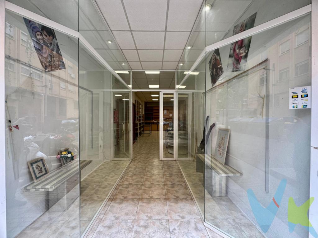 ¡Oportunidad única de inversión en Torrent! Se ofrece para la venta un espléndido local comercial situado en la cotizada Zona del centro de Salud 1 de Torrent. Este inmueble destaca no solo por su ubicación privilegiada, sino también por el potencial que presenta para diferentes tipos de negocios. Ofrezca a sus clientes la comodidad de acceder fácilmente al local gracias a las excelentes conexiones de transporte público cercanas, como el metro y el bus, que garantizan un flujo constante de personas en la zona.Ubicado en un edificio robusto de 1976, este local se beneficia de una estructura sólida y atemporal. Su proximidad a todos los servicios en una de las áreas más transitadas y relevantes de Torrent, hacen de este local comercial una verdadera joya para aquellos que desean establecer su negocio en un lugar concurrido y accesible. La calle donde se encuentra el local dispone de un alto tráfico peatonal, lo que asegura una visibilidad constante.Además, la propiedad cuenta con 1 aseo, una característica fundamental para garantizar la comodidad tanto de sus empleados como de sus clientes. La disposición del espacio permite adaptarlo fácilmente a múltiples posibilidades comerciales, desde oficinas hasta establecimientos de venta al por menor. El entorno presenta una rica oferta comercial y está en constante desarrollo, asegurando un entorno dinámico y activo para su negocio.La zona ha experimentado un significativo crecimiento en términos de infraestructura y servicios durante los últimos años. Esta transformación convierte la ubicación en el lugar perfecto para aquellas empresas que buscan asentarse en una área en auge. Los medios de transporte público, con estaciones de metro y paradas de autobús a escasos minutos de distancia a pie, aseguran una conectividad inmejorable tanto para sus clientes como para su equipo de trabajo.El local tiene un fácil acceso a diversas arterias principales que conectan con el resto de la ciudad y la región, lo que facilita la llegada de clientes y proveedores. Esta accesibilidad, combinada con la visibilidad y reputación del área, ofrece un entorno idóneo para que su negocio florezca. Su estratégica ubicación también permite disfrutar de la proximidad a numerosos restaurantes, bancos y otros servicios esenciales, incrementando la atracción del área para potenciales clientes y colaboradores.Este inmueble no es solo una compra, es una inversión en el futuro de su negocio. La sólida construcción del edificio y su diseño sencillo ofrecen la flexibilidad necesaria para personalizar el local de acuerdo con las necesidades específicas de su empresa. La oportunidad de personalizar el espacio a sus necesidades garantiza que pueda diseñar un entorno operativo perfectamente adaptado a sus requisitos empresariales.No deje pasar esta oportunidad de adquirir un local en uno de los puntos más prominentes de Torrent. Este inmueble es ideal para aquellos que buscan una ubicación estratégica y desean aprovechar todo lo que ofrece esta zona. Visite este local para descubrir todo su potencial y visualizar cómo su negocio puede prosperar en esta excelente ubicación. Programe una visita hoy mismo para no perder esta oportunidad única de inversión en una de las zonas más solicitadas de la ciudad.OBSERVACIONES:* En nuestra agencia contamos con el distintivo de Agencia Registrada en el Registro de Agentes Inmobiliarios de la Comunidad Valenciana y cumplimos con todos los requisitos que debe tener un profesional del sector inmobiliario.* Por mandato expreso del propietario, COMERCIALIZAMOS ESTE INMUEBLE EN EXCLUSIVA, lo que le garantiza el acceso a toda la información, a un servicio de calidad, un trato fácil, sencillo y sin interferencias de terceros. Por este motivo, se ruega NO MOLESTAR AL PROPIETARIO, a los ocupantes de la propiedad o a los vecinos. Si usted es agente inmobiliario y tiene un cliente para este inmueble, llámenos estaremos encantados de colaborar. Muchas gracias por su comprensión.* La oferta está sujeta a cambios de precio o retirada del mercado sin previo aviso. Este anuncio en su conjunto, incluyendo textos, fotos, imágenes o cualquier otro contenido de este, no es vinculante dado que la información es ofrecida por terceros y puede contener errores. Se muestra a título informativo y no contractual.* El precio anunciado NO INCLUYE los impuestos, ni los gastos de la compraventa. A tal efecto, se informa que al referido precio habrá que añadirle los gastos propios de la transmisión inmobiliaria, entre los que cabe enumerar los siguientes: honorarios notariales, impuesto al que se encuentre sujeta la transmisión (Impuesto sobre el Valor Añadido o Impuesto sobre Transmisiones Patrimoniales y Actos Jurídicos Documentados, según el caso), gastos de inscripción en el Registro de la Propiedad, honorarios de gestoría, tasación, seguros y honorarios de intermediación de la agencia inmobiliaria.* Esta propiedad se pone a la venta con toda la documentación comprobada y en regla, por lo que ofrecemos GARANTÍAS a los compradores.*¿Qué te ofrecemos en nuestra agencia? - Agilizamos y hacemos más cómodo el proceso. - ¡Nos ocupamos de todo! Cero preocupaciones. - Recibe apoyo legal y fiscal durante todo el proceso. - Experto inmobiliario 100% a tu lado. - Asistencia post venta ¡Seguimos a tu lado! Si deseas saber más, no dudes en ponerte en contacto con nosotros. 