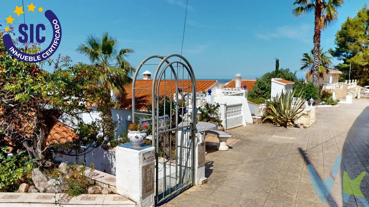 ¡Descubre el encanto de este único chalet en el Tossal Gross de la Font d'En Carros! Una oportunidad exclusiva para disfrutar de unas espectaculares vistas al mar Mediterráneo y dejarte cautivar por su autenticidad. Imagina despertar cada mañana con la serenidad del entorno y deleitarte en un coqueto salón comedor con chimenea, ideal para crear momentos inolvidables en familia. Su cocina americana se integra perfectamente con la terraza, ofreciendo un espacio donde cada atardecer es un espectáculo de luz y color. Diseñado para el confort, el chalet cuenta con dos dormitorios dobles con prácticos armarios empotrados y un baño con ducha y zona de lavandería: todo en una misma planta, pensado para tu comodidad. Además, en la planta baja verás un ambiente diáfano y versátil, perfecto para adaptarlo a tus necesidades, ya sea una sala de ocio, un estudio o el espacio que siempre has soñado. Actualmente no dispone de parking, ya que está ocupado por una mesa de piedra y unos bancos justo al lado de la puerta de acceso. Y para completar esta oferta de calidad, disfruta de las ventajas de una comunidad que dispone de piscina comunitaria. No dejes escapar esta oportunidad de vivir en un entorno natural y con vistas de ensueño. ¡Contáctanos y acércate a conocer tu futuro hogar!. OBSERVACIONES: La vivienda dispone de electricidad provisional de obra, consultar, proyecto en desarrollo para conexión definitiva. . Chalet en La Font d'En Carros zona Urbanizacion Tossal Gross, 120.00 m. de superficie, 25.00 m2 de terraza, 4500 m. de la playa, 2 habitaciones dobles,  un baño, propiedad para Entrar a vivir, cocina equipada, carpintería interior de madera, orientación este, suelo de gres, carpintería exterior de madera. Extras: 2ª mano, armarios empotrados, calefacción, chimenea, jardín, luminoso, piscina comunitaria, salon-comedor, soleado, terraza, árboles, montaña, vistas al mar, vistas despejadas,. Gastos de comunidad: 42 Eur. P.V.P. IMPUESTOS Y TASAS NO INCLUIDOS (IVA, ITPAJD) NO INCLUIDOS GASTOS DE NOTARÍA Y REGISTRO. 