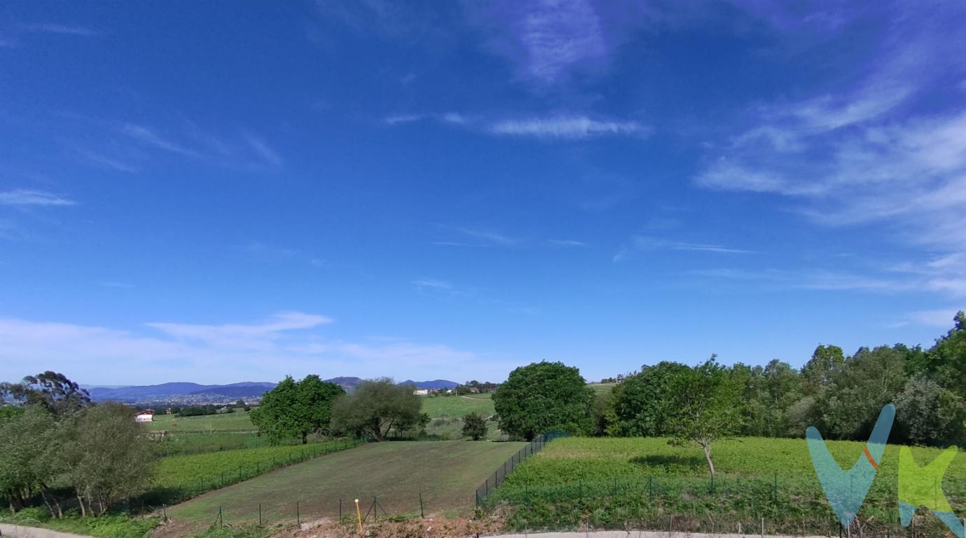  En el encantador entorno de La Barganiza, se presenta una oportunidad única para adquirir una finca de excepcionales características en una zona tranquila.Esta oferta exclusiva está orientada a aquellos que valoran la privacidad y la calidad de vida que proporciona un entorno natural privilegiado, sin renunciar a las comodidades de la vida moderna. Esta propiedad se perfila como una inversión ideal para quienes desean construir el hogar de sus sueños, gracias a su condición edificable que permite levantar hasta 300 metros cuadrados.Esta amplia parcela se encuentra completamente cerrada, asegurando así privacidad y seguridad con todos los servicios al lado, lo que facilita cualquier proyecto de construcción que se tenga en mente. Se trata de una propiedad que combina a la perfección aislamiento y cercanía a servicios básicos, haciendo posible disfrutar de la tranquilidad rural con las ventajas de un fácil acceso a establecimientos ,servicios y uno de los mejores colegios para sus hijos, peñamayor El espacio disponible permite la planificación de un extenso jardín o incluso la posibilidad de destinar parte del terreno a usos recreativos, como una piscina o una huerta particular, la topografía del lugar facilita el aprovechamiento del terreno para múltiples finalidades, haciendo de esta finca un lienzo en blanco para materializar ideas creativas y personales.Es importante destacar que esta parcela se sitúa en un entorno de alta demanda, lo que convierte a la propiedad no solo en un hogar perfecto sino también en una acertada inversión a futuro. La zona está en continuo desarrollo, con un entorno que asegura revalorización a medio y largo plazo y estas características asegurarán que cualquier construcción preserve y aumente su valor con el pasar del tiempo.Esta oportunidad no debería dejarse pasar, especialmente considerando las fincas disponibles en afinidad con un entorno tan cautivador.Esperamos que este breve resumen haya suscitado su interés y les invitamos cordialmente a contactar para programar una visita y así poder comprobar todos los detalles que la hacen tan especial. Este lugar no es solo una compra, es un compromiso con un estilo de vida único, queremos convertir sus sueños en realidad y este puede ser el primer paso para crear recuerdos invaluables. Descubra por qué esta finca es la oportunidad que ha estado esperando y déjese llevar por el encanto de su entorno.En el precio no están incluidos los gastos de transmisiones patrimoniales, escritura y registro de la propiedad.