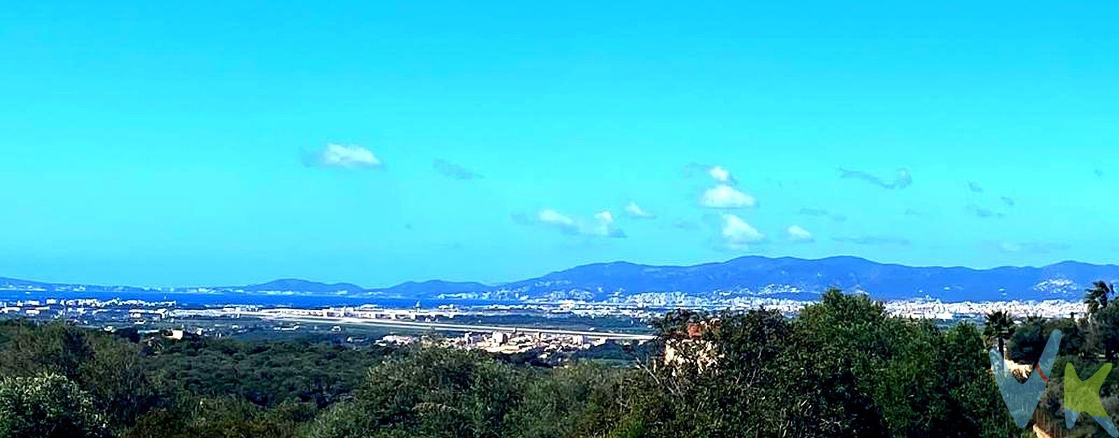 Exclusivo solar de 2021 m² en Son Gual, Palma, con vistas panorámicas a la bahía. Ubicado en un entorno privilegiado, con absoluta privacidad y frente a una zona verde protegida que garantiza las vistas. Proyecto básico, Proyecto de ejecución presentado,  proyecto de interiorismo y licencia de obras, para construir una vivienda unifamiliar de 340 m², 4 dormitorios, 4 baños, piscina, zona de barbacoa con baño y pérgola. Posibilidad de ampliar proyecto, una planta más y sótano. 1158 m3 en proyecto a 2021 m3 en planeamiento. Entrega de la vivienda acabada opcional . . Son Gual, una zona en auge que combina la tranquilidad del entorno natural con la proximidad a Palma, se ha convertido en un enclave de alta demanda para viviendas de lujo. El precio de venta indicado no incluye el 21 % de IVA, ADJ ni los gastos notariales y registrales, estimados orientativamente en un 2 % del valor de la compraventa, los cuales deberán ser abonados por la parte compradora al firmar la correspondiente escritura pública. Los honorarios de la agencia inmobiliaria serán asumidos íntegramente por la parte vendedora, no suponiendo coste alguno para la parte compradora. Inmobiliaria Inscrita en el Registre Oficial de Agents Immobiliaris de les Illes Balears con el NUMERO REGISTRO: GOIBE747077/2024. *Las imágenes y mobiliario son meramente ilustrativos (renders) y no tienen valor contractual. El proyecto final puede variar según especificaciones técnicas. 