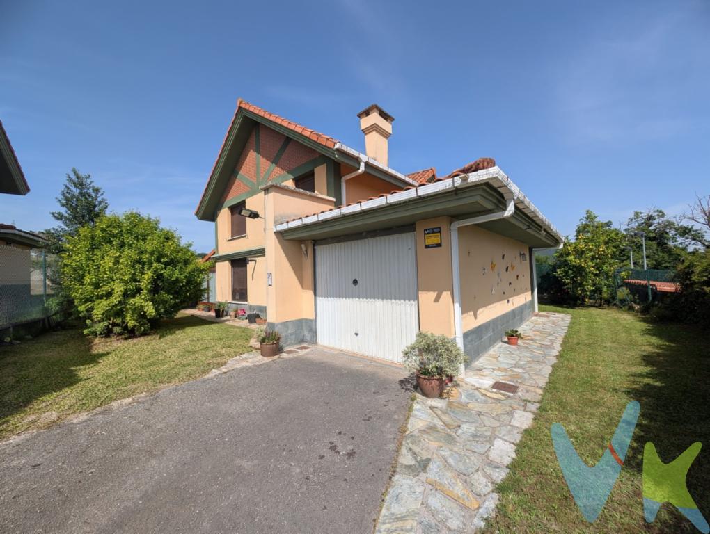 Vivienda de 161 m² construidos sobre parcela de 405 m². Distribuida en 4 dormitorios y 2 baños, con 1 dormitorio y 1 baño completo en planta baja. En la primera planta dispone de 3 dormitorios, incluyendo dormitorio principal con vestidor.Cuenta con garaje, dos porches, excelente luminosidad y se encuentra en muy buen estado de conservación. Situada en urbanización privada con piscina comunitaria.Ideal para familias que buscan una vivienda independiente lista para entrar a vivir en una zona residencial tranquila.Impuestos, gastos notariales y registrales NO INCLUIDOSHONORARIOS CON CARGO AL COMPRADOR DEL 1% DEL PRECIO