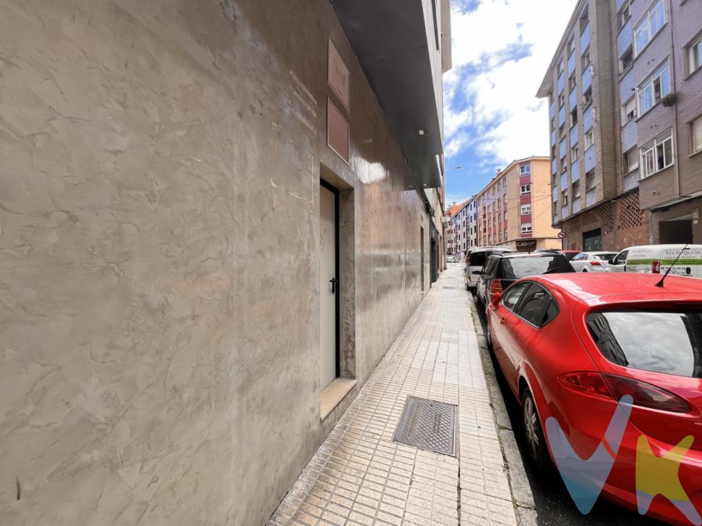 Ponemos a la venta este magnífico trastero en planta baja en la calle Progreso, al lado del Parque de Los Pericones y a un paso del Carrefour de Los Fresnos.Con una medida de 4,79 m2 útiles y una altura de 3,30 metros con zona habilitada de altillo, para poder aprovechar el espacio al máximo. Para uso propio si vives por la zona o como una magnífica oportunidad de inversión, ya que se le puede sacar una rentabilidad bruta superior al 10 %. ¿Te interesa? ¡Contáctanos ahora!El precio no incluye el Impuesto de Transmisiones Patrimoniales ni los gastos de Notaría y Registro.  