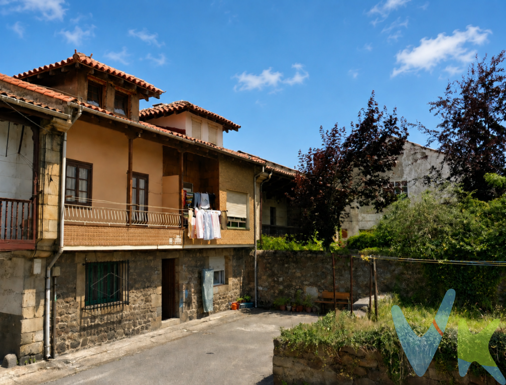 Si buscas una vivienda para reformar y convertirla en un hogar totalmente a tu gusto, esta puede ser la oportunidad que estabas esperando.Os ofrecemos esta  vivienda en planta baja sin terreno de 83m², ubicada en un edificio de tan solo seis vecinos, en la conocida zona de \"La Aldea\", un entorno residencial tranquilo y agradable, ideal para quienes valoran la comodidad y la cercanía a todos los servicios.La distribución es amplia y funcional y cuenta con tres dormitorios, salón,  amplia cocina independiente, baño y recibidor. Se trata de una vivienda de origen que necesita una reforma integral, ofreciendo la posibilidad de diseñar cada estancia según tus necesidades y estilo.Como valor añadido, dispone en la parte norte de la edificación,  de un antiguo gallinero, actualmente acondicionado como cuarto trastero, un espacio extra muy práctico para almacenamiento.Su ubicación es uno de sus grandes atractivos. Se encuentra muy próxima a colegios, comercios y servicios, y a tan solo 4 minutos caminando de la Plaza de la Constitución de Los Corrales de Buelna, disfrutando al mismo tiempo de la tranquilidad de una zona poco transitada.Una excelente oportunidad tanto para crear tu vivienda habitual como para realizar una inversión con gran potencial de revalorización.¿Vienes a descubrir todo lo que esta vivienda puede llegar a ofrecer? Llámanos y estaremos encantados de enseñártela.Gastos e Impuestos no incluidos en el precio. Compra sujeta a ITP. El comprador se hará cargo de los costes de la escritura e inscripción en el Registro de la Propiedad.Más información sobre transparencia, impuestos, gastos y condiciones de compraventa en nuestra web www.activanorte.com