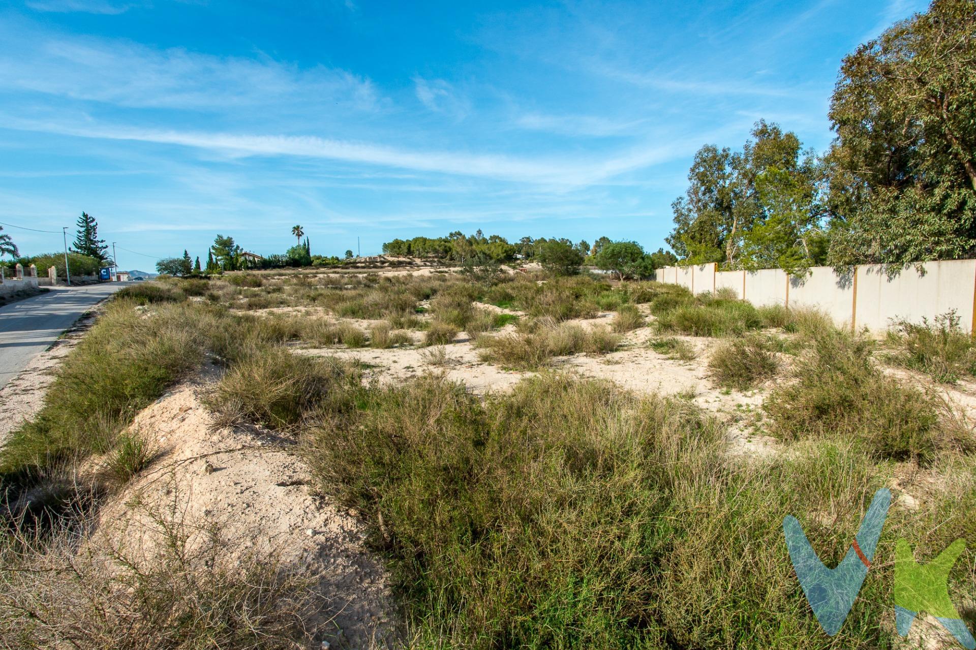 ¡Increíble oportunidad de inversión en Campotejar! Se vende una impresionante finca rústica de 26.680m2 con un plan especial residencial aprobado. Esta finca ofrece un potencial excepcional para desarrollar un proyecto residencial exclusivo en un entorno natural y tranquilo. Ubicada en el hermoso pueblo de Campotejar, esta finca cuenta con una ubicación privilegiada que combina lo mejor de ambos mundos: la serenidad del campo y la comodidad de tener acceso a servicios urbanos cercanos. El plan especial residencial permite la construcción de viviendas y estructuras complementarias, lo que brinda flexibilidad para adaptarse a diversos proyectos y necesidades. Con una extensión considerable, la finca ofrece amplias posibilidades para diseñar y construir viviendas de calidad, áreas recreativas y espacios verdes para el disfrute de los residentes. Además, su entorno natural proporciona un escenario impresionante y una sensación de calma y bienestar. La finca cuenta con acceso a servicios básicos, como agua y electricidad, lo que facilita el desarrollo del proyecto. Además, su ubicación estratégica en Campotejar ofrece proximidad a tiendas, restaurantes, colegios y otros servicios, lo que garantiza la comodidad de los futuros residentes. No pierdas la oportunidad de adquirir esta finca rústica con plan especial residencial en Campotejar y formar parte de un proyecto de desarrollo emocionante. ¡Contáctanos ahora para obtener más información y descubrir todo el potencial que esta finca tiene para ofrecer!. Cuando te pongas en contacto con nosotros te informaremos de los gastos que no están incluidos en el precio, gastos de compraventa y honorarios de agencia y te ayudaremos para que tu proceso de compra con nosotros se convierta en un #Calma: Estado ideal de tranquilidad que tendrás al comprar con nosotros. Por último, te vamos a contar una cosa: Los propietarios han confiado en nosotros y nos han confiado la venta de uno de sus bienes más preciados. Esto para ti, como comprador, será una garantía ya que tendrás acceso a un servicio de calidad, un trato fácil, sencillo y sin interferencias de terceros. Por eso, te vamos a pedir un favor, habla con nosotros, no los molestes, te vamos a ayudar en caso de interés en todo el proceso y te vamos a facilitar toda la documentación e información que precises. Como ya te habíamos dicho, ¡Un servicio de calidad!.